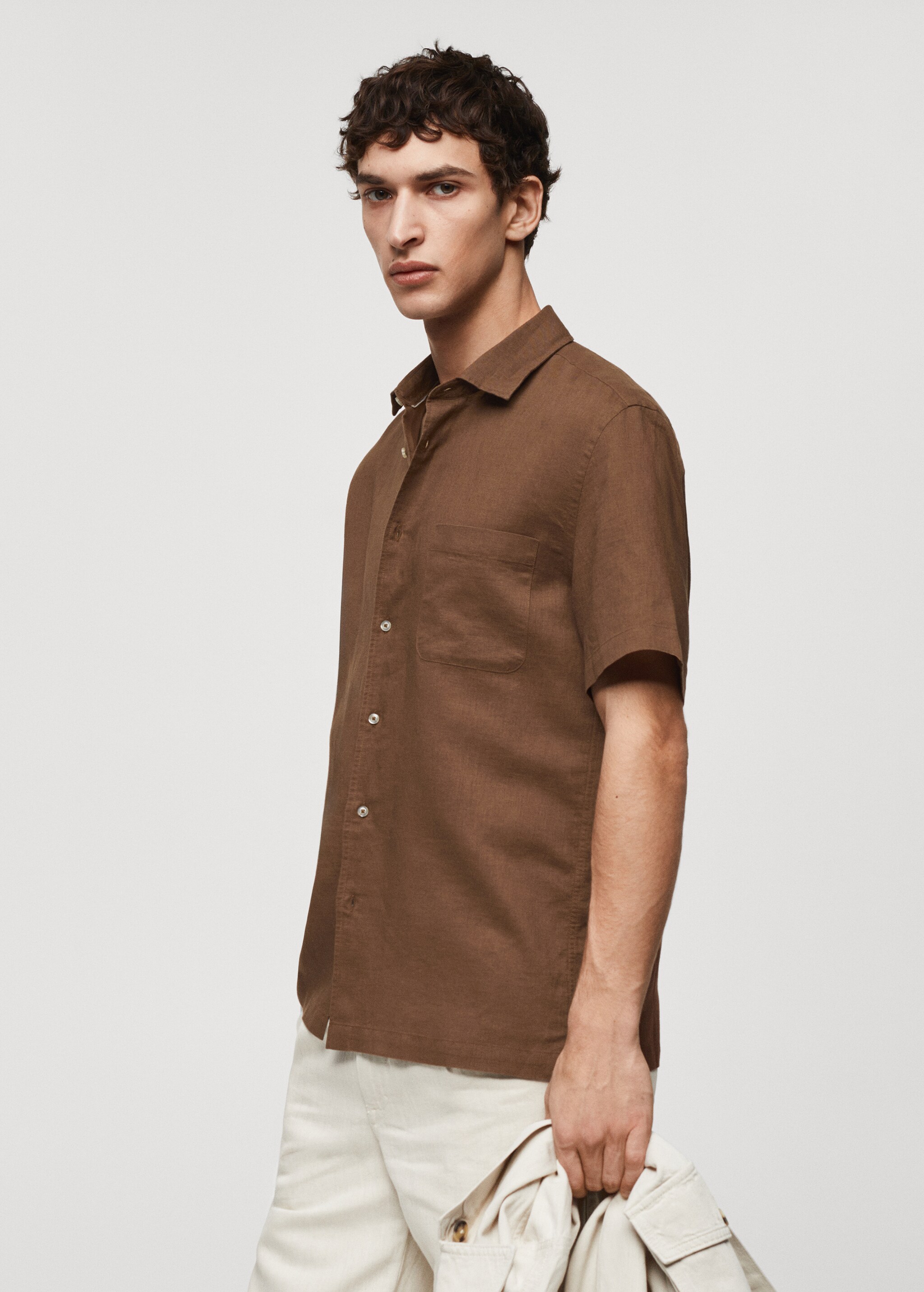 Regular-fit linen shirt with pocket - Details of the article 2