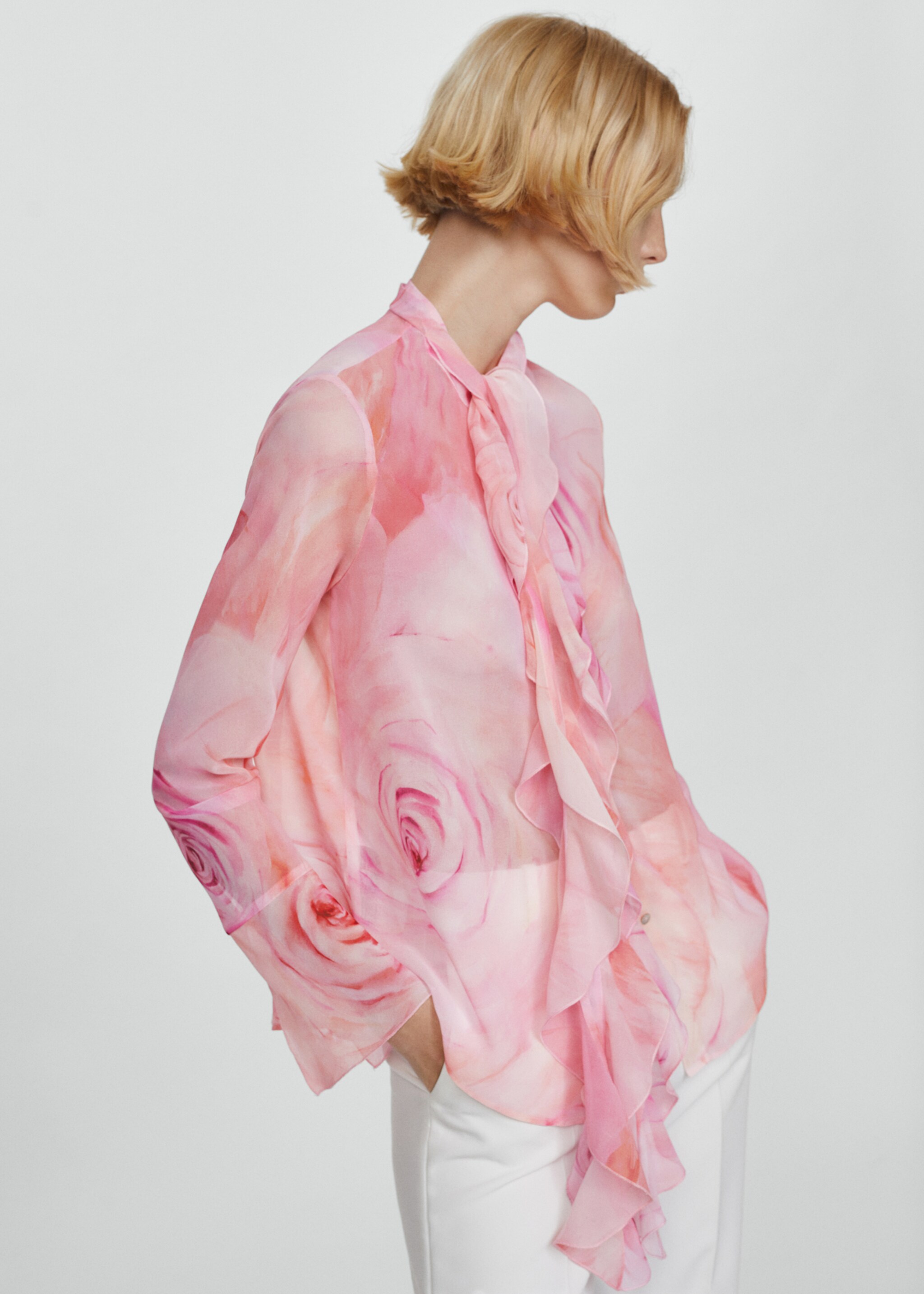 Blusa estampada volantes - Plano medio