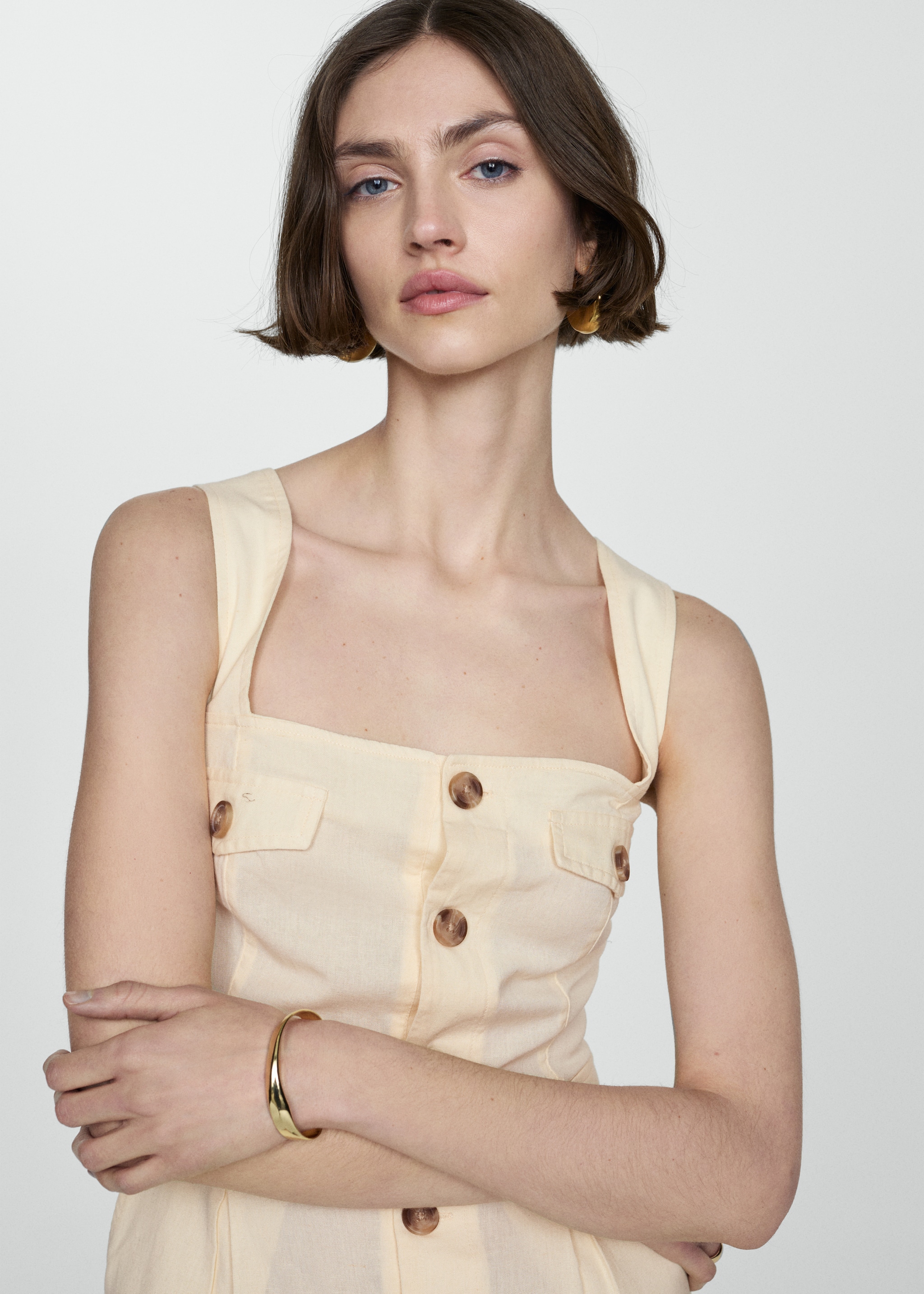 Mono corto botones MNG Ecuador - Main Image