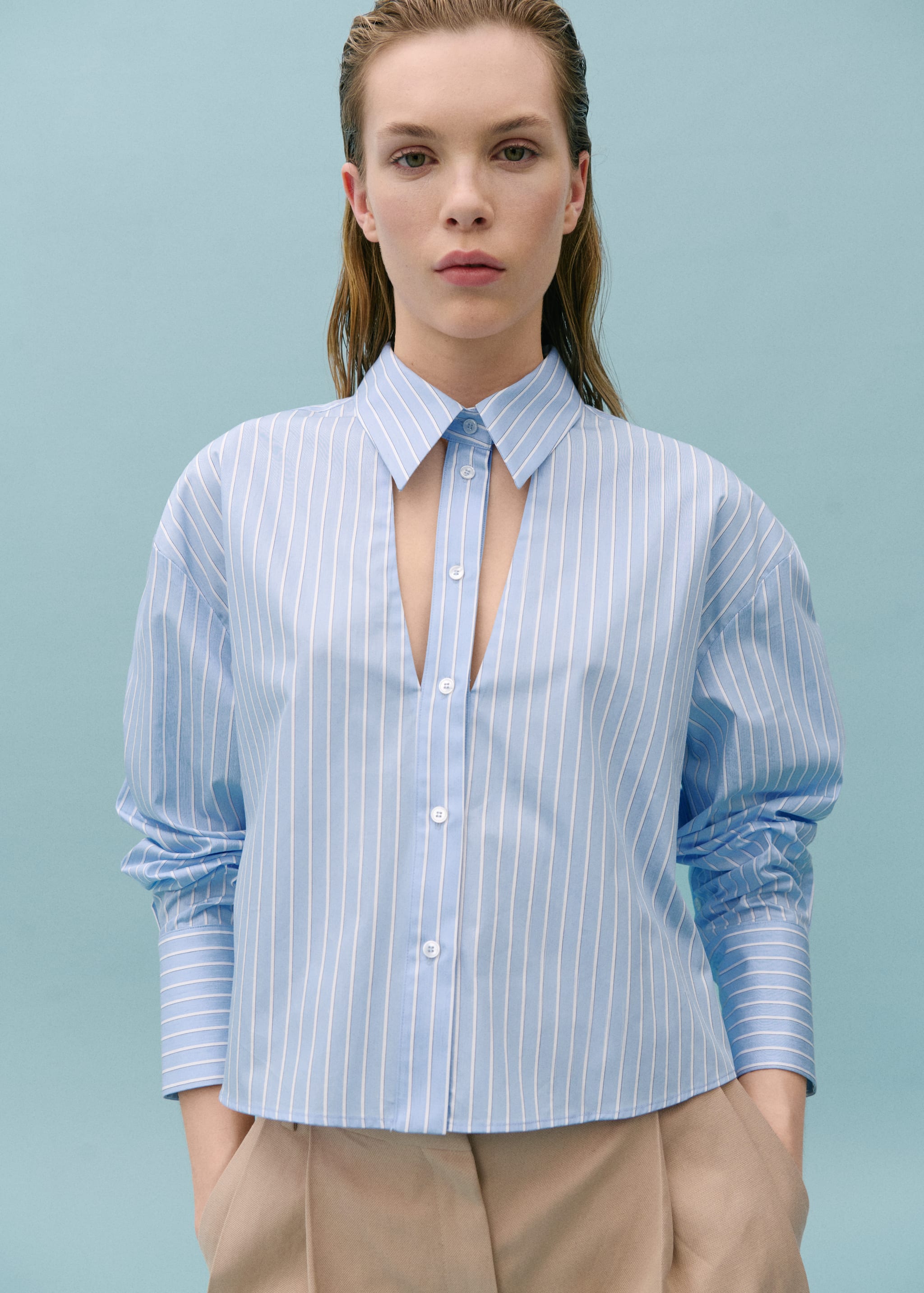 Striped shirt with cut-out - Medium plane
