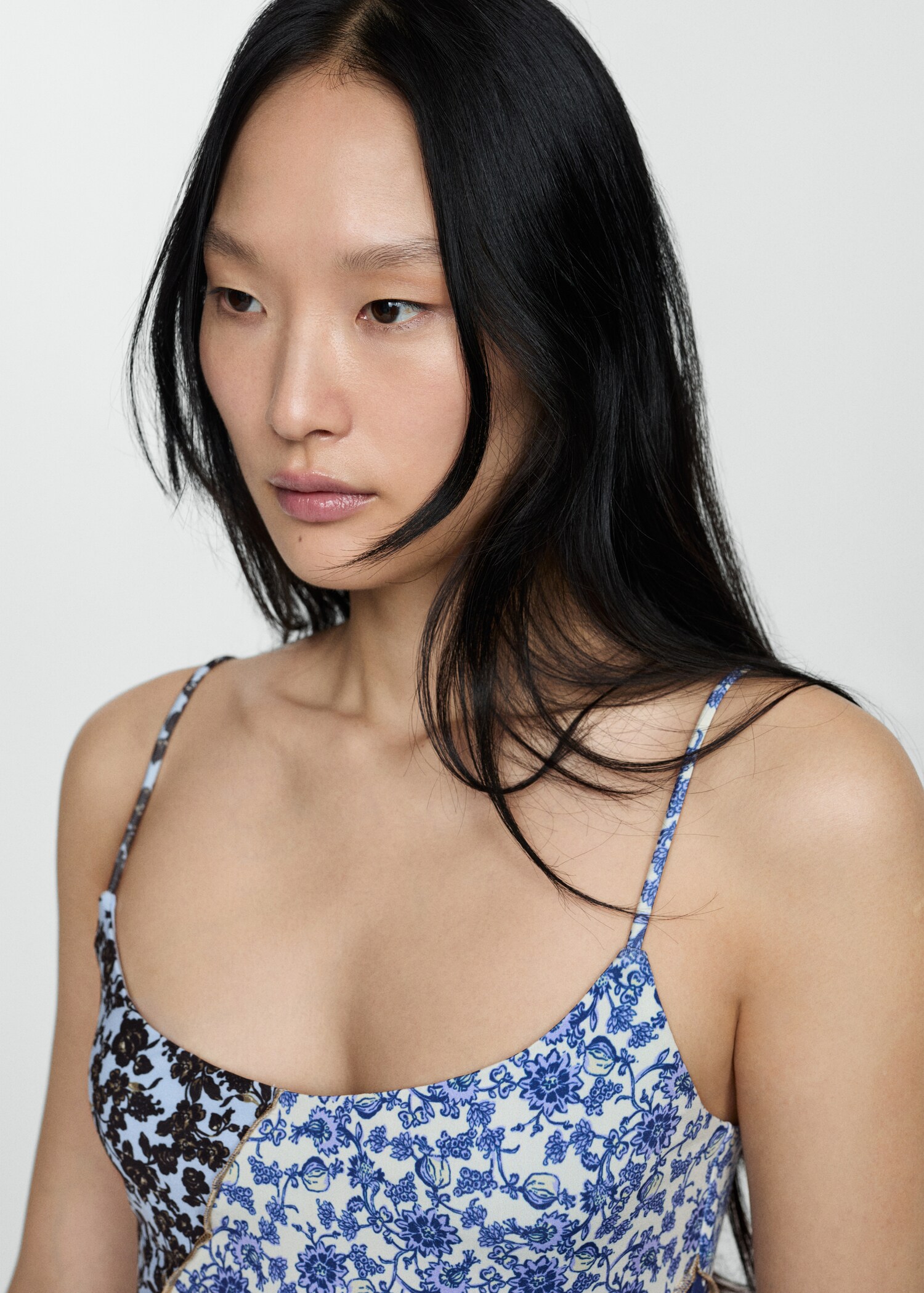 Printed top with contrast stitching - Woman | MANGO United Kingdom