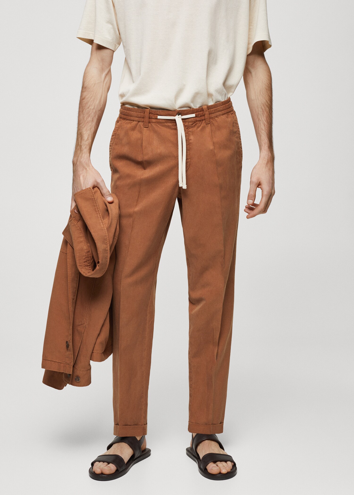 Pantalon slim-fit mélange de lin cordon - Plan moyen