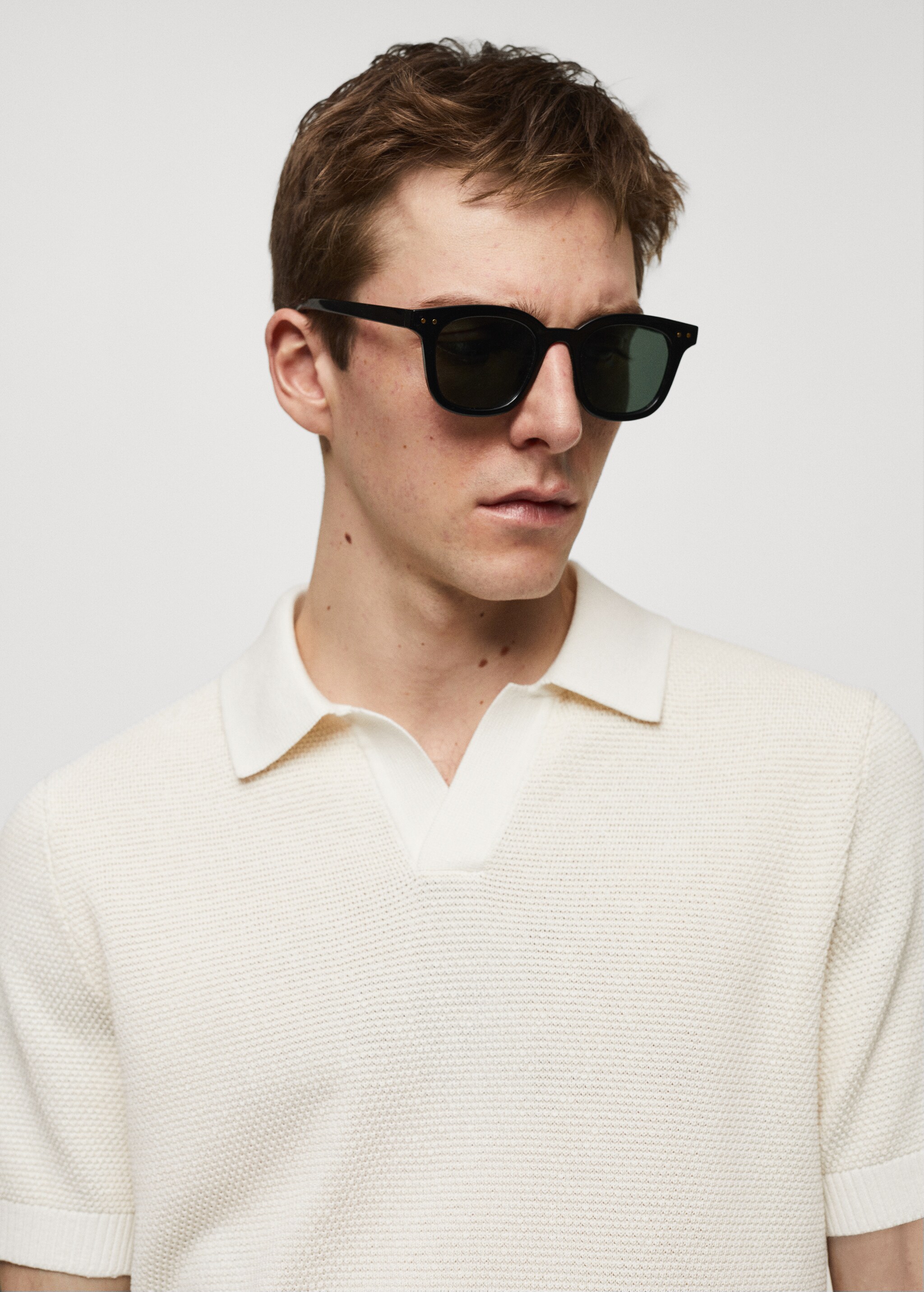 Structured knitted polo shirt - Details of the article 1
