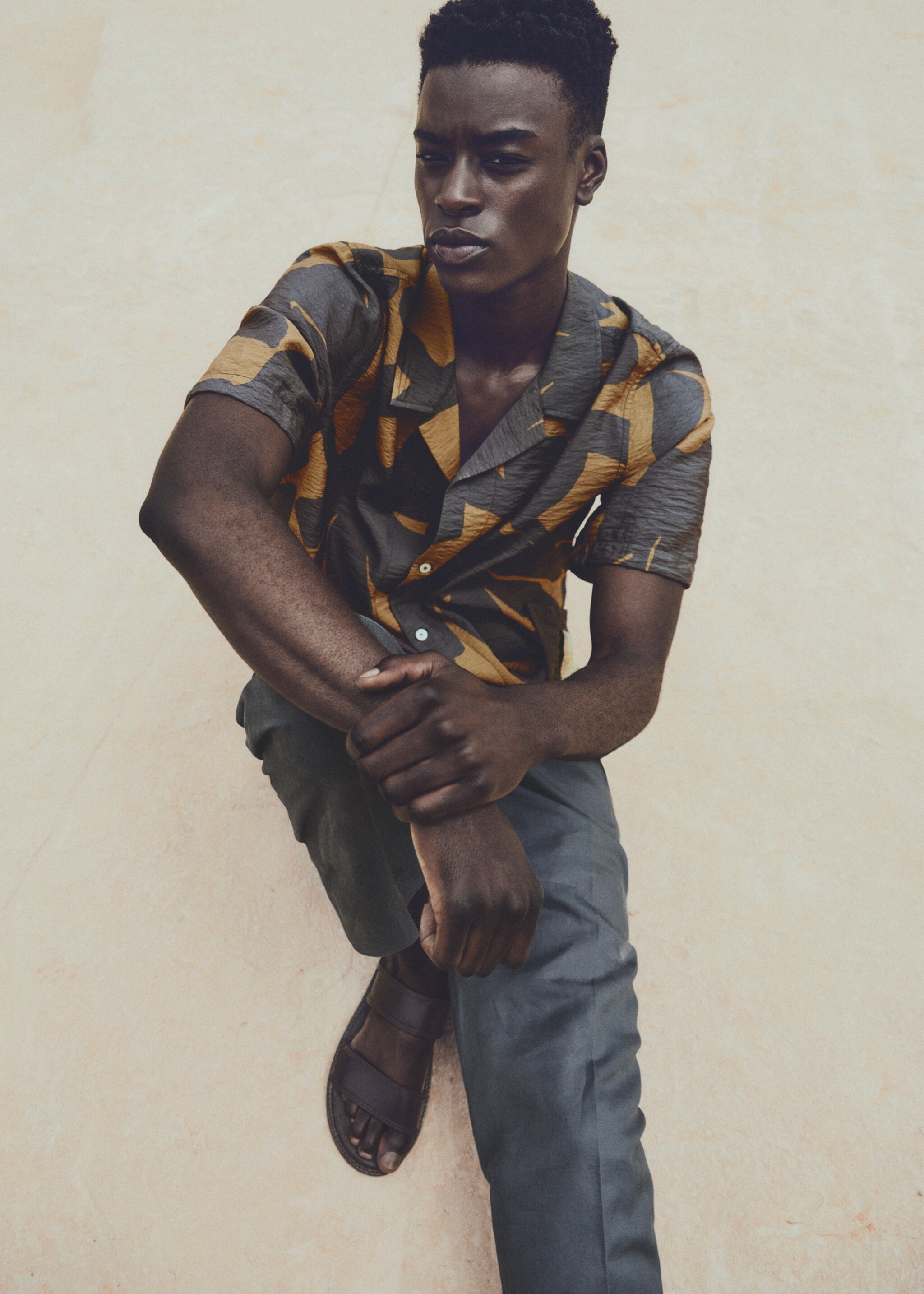 Regular-fit textured printed shirt - Details of the article 5