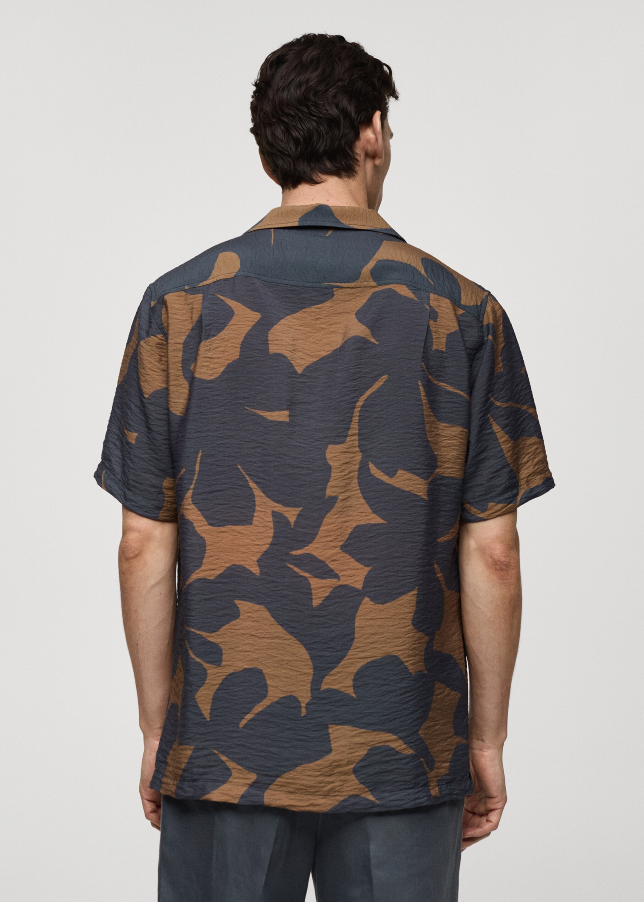Regular-fit textured printed shirt - Reverse of the article