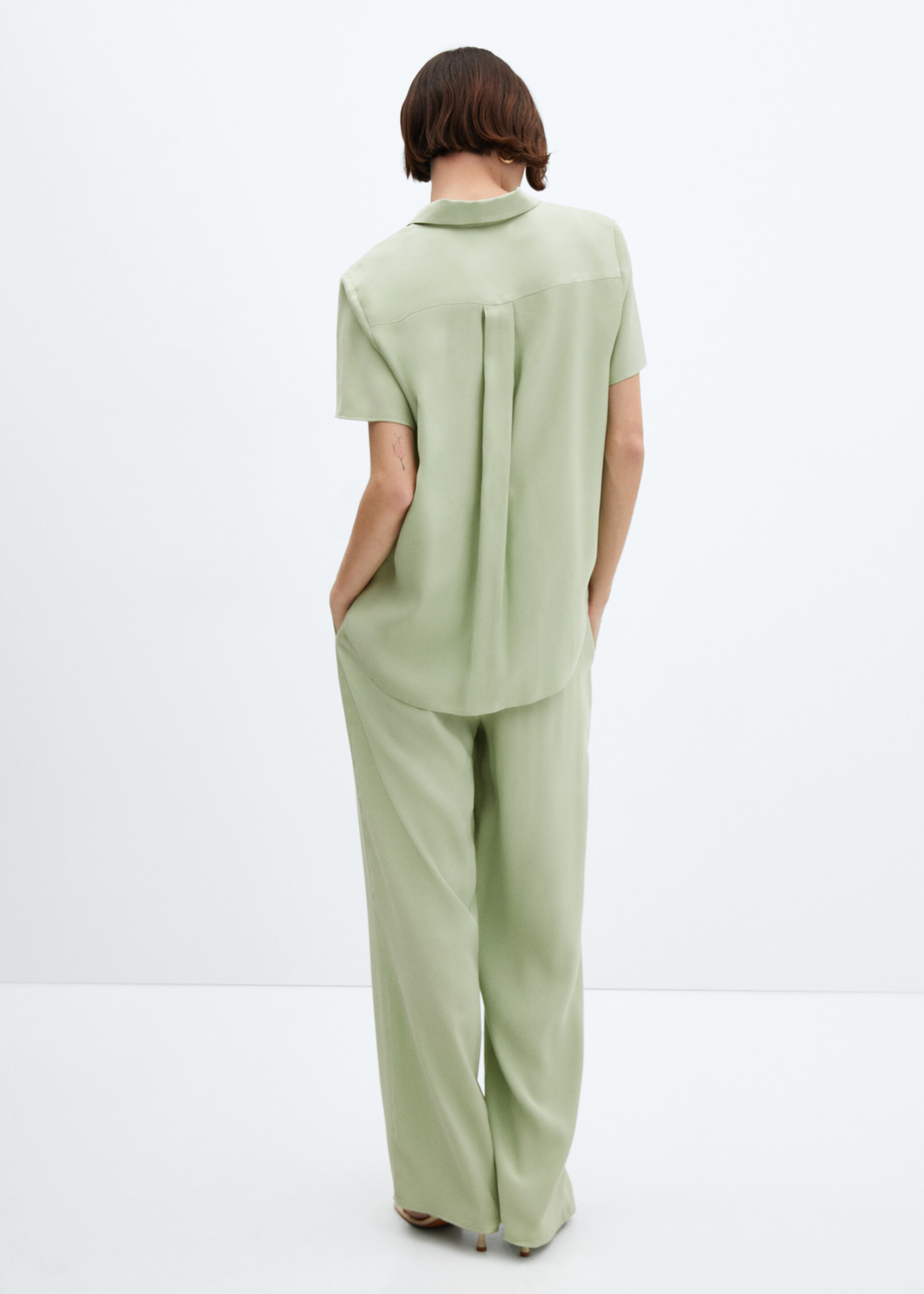 Camisa manga corta bolsillo - Reverso del artículo, Verde. Ref: 67090420-00.