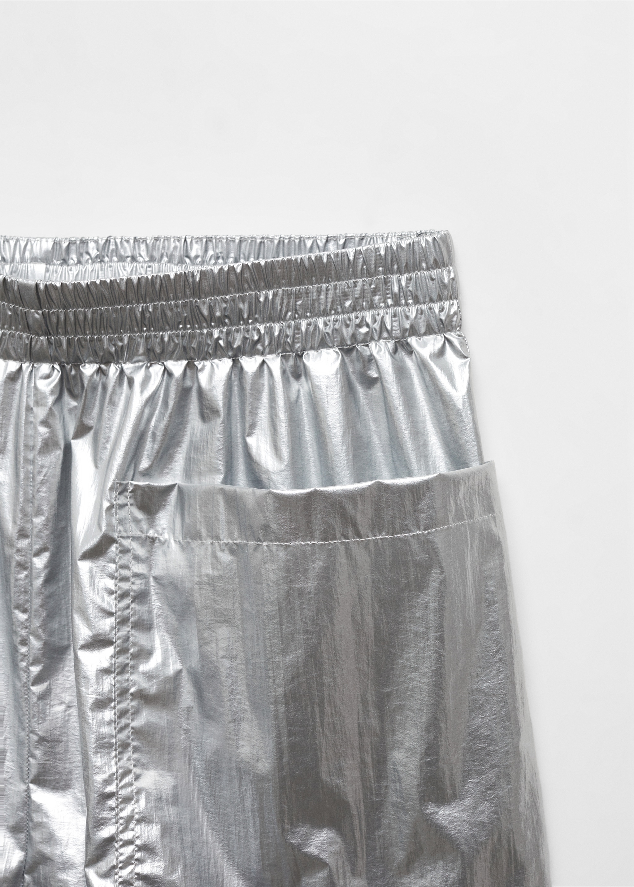 Metallic shorts with elastic waist - Details of the article 8