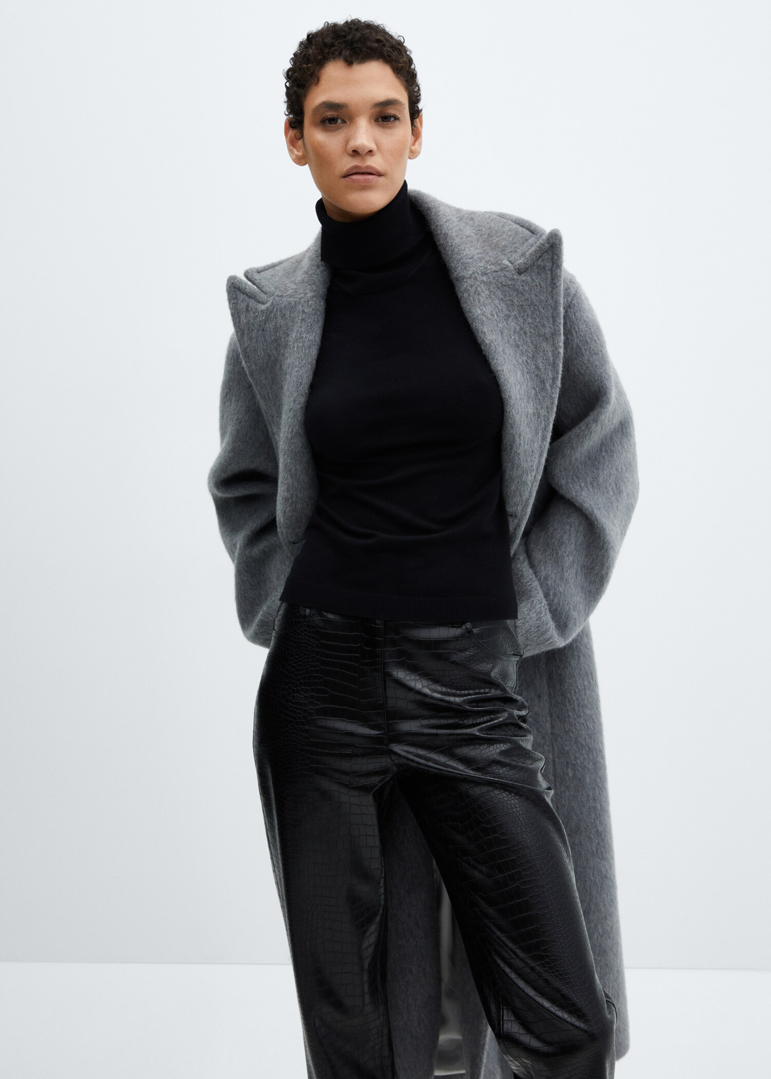 Animal print effect straight trousers - Details of the article 1