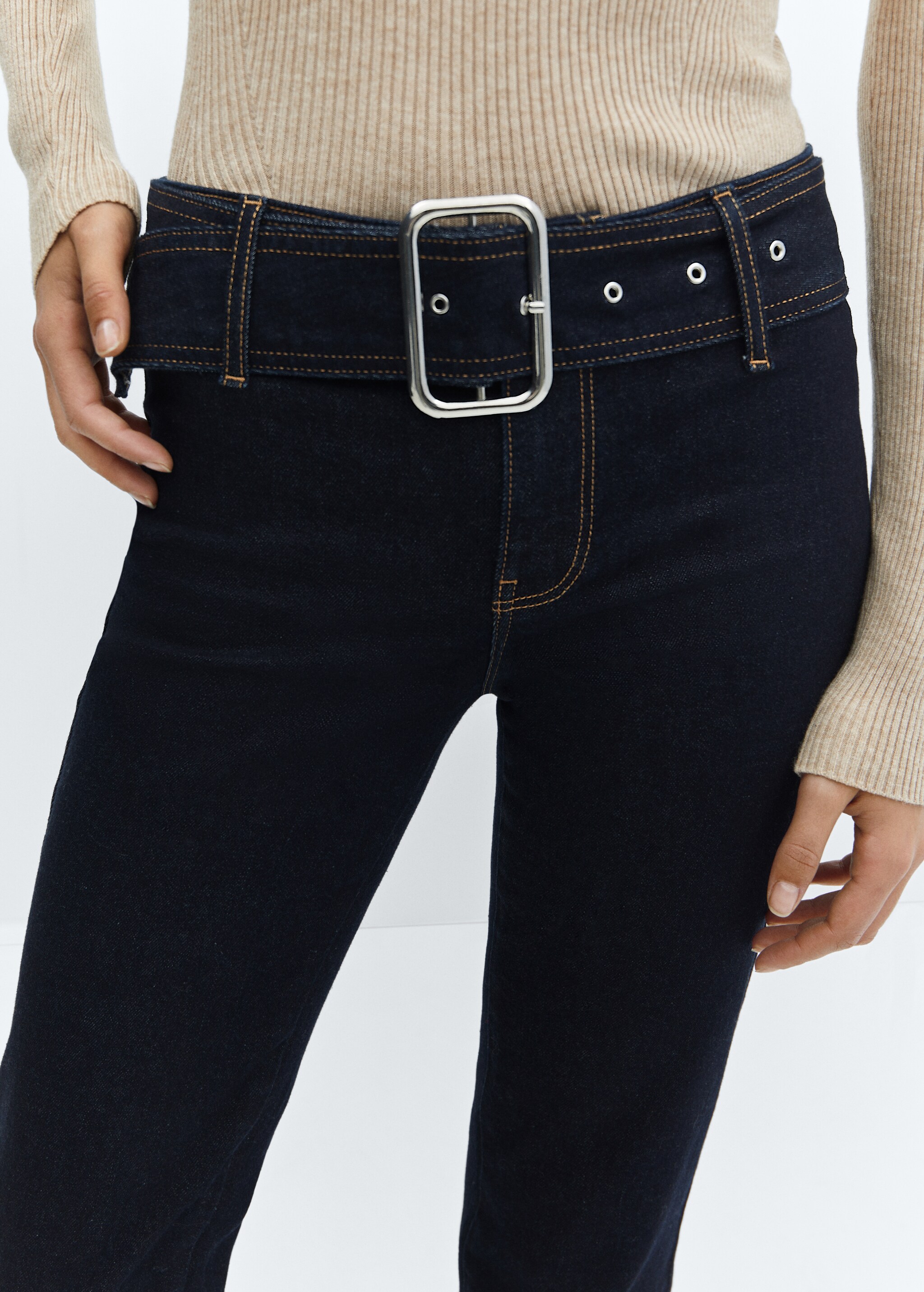 Flared jeans with belt - Details of the article 1