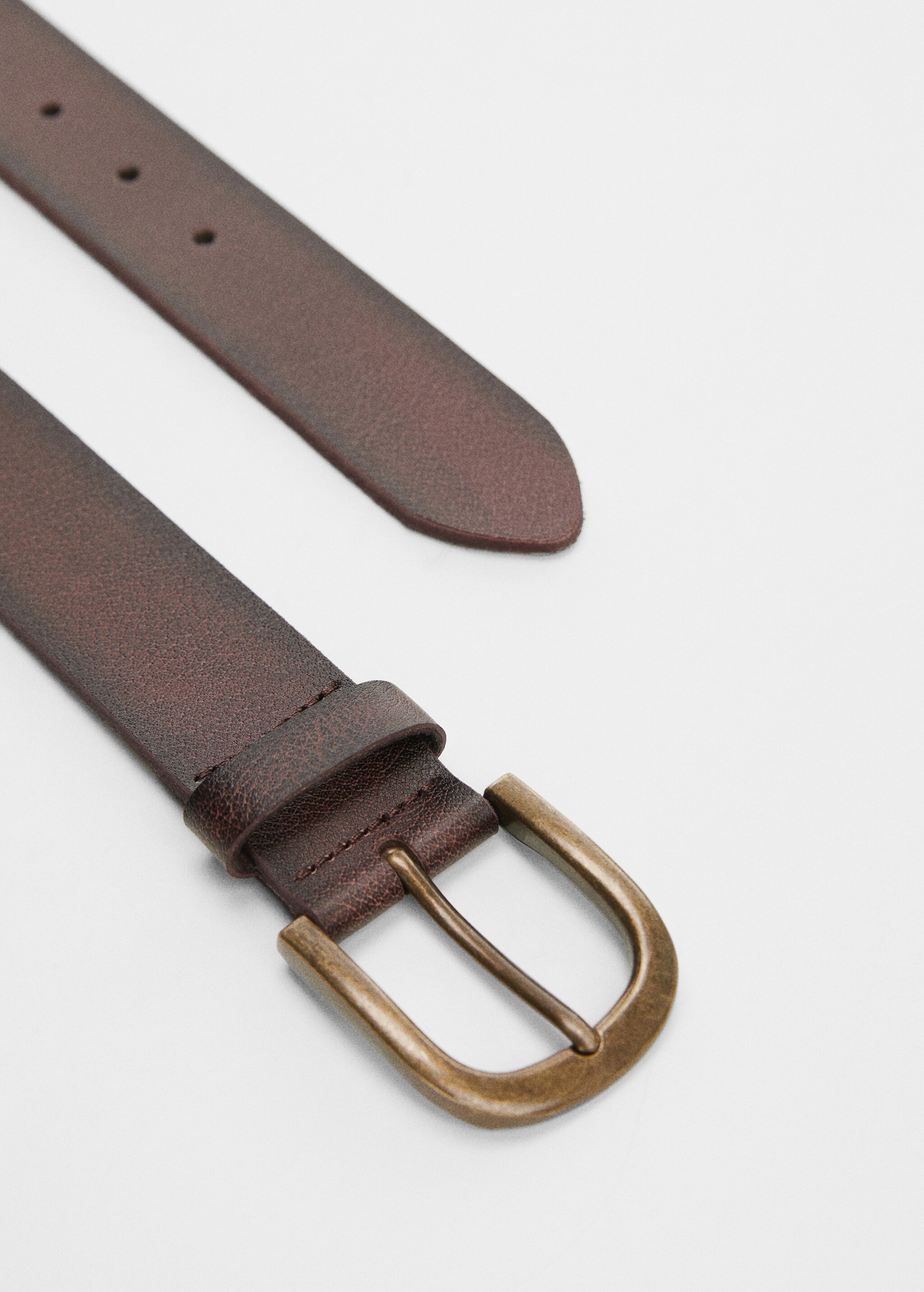 Pebbled leather belt - Details of the article 1