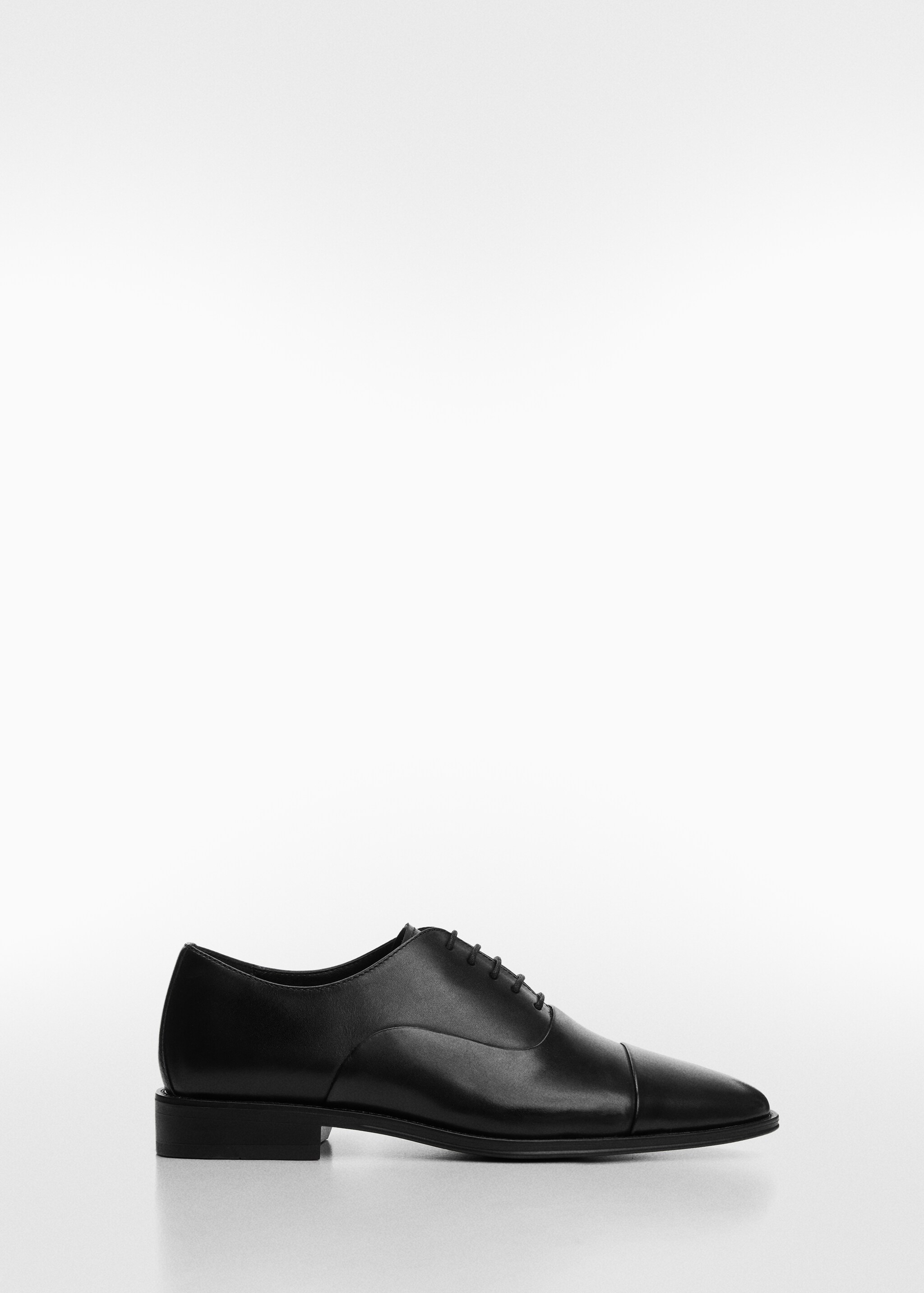 Elongated leather suit shoes - Article without model