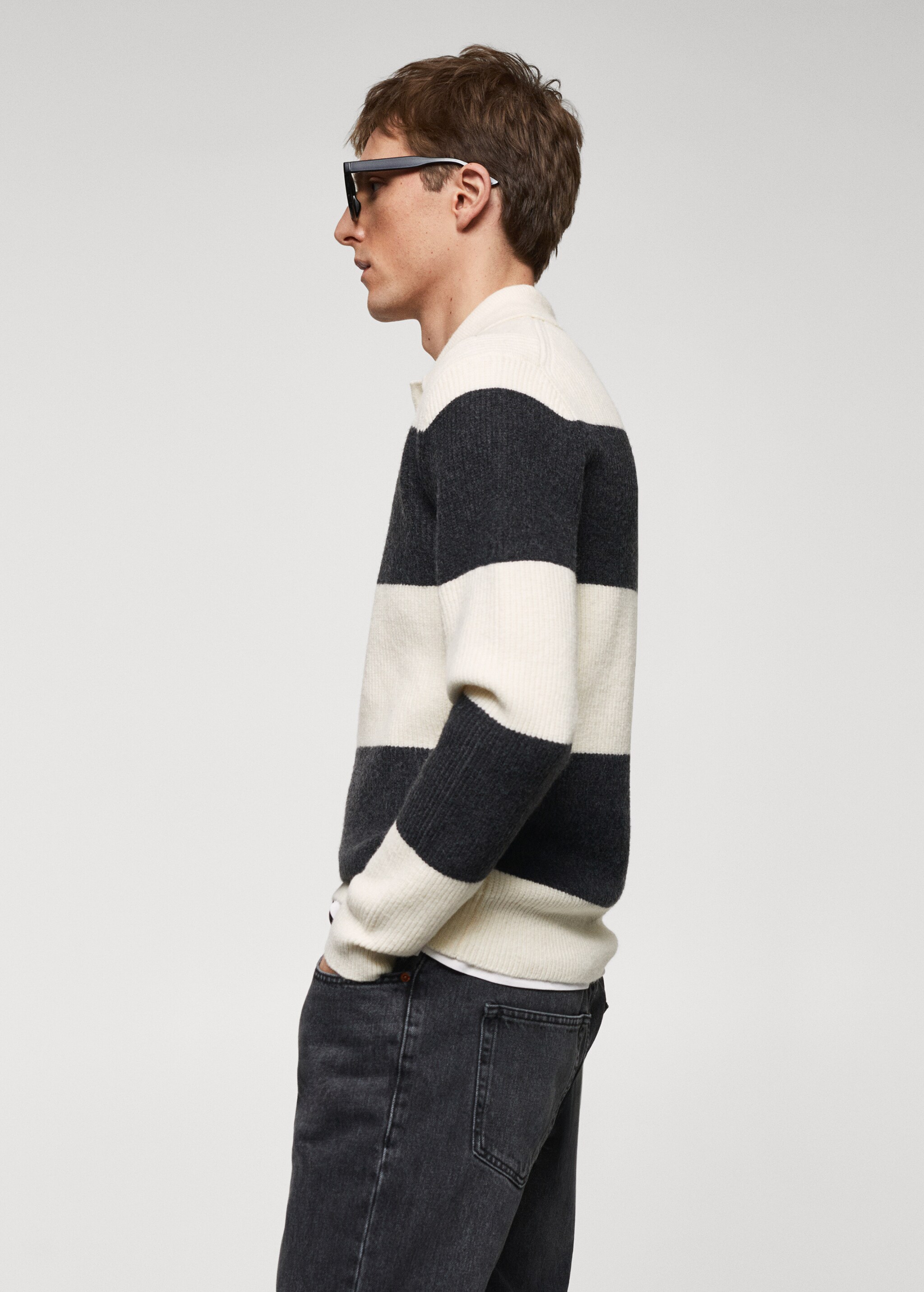 Ribbed striped knitted polo shirt - Details of the article 2