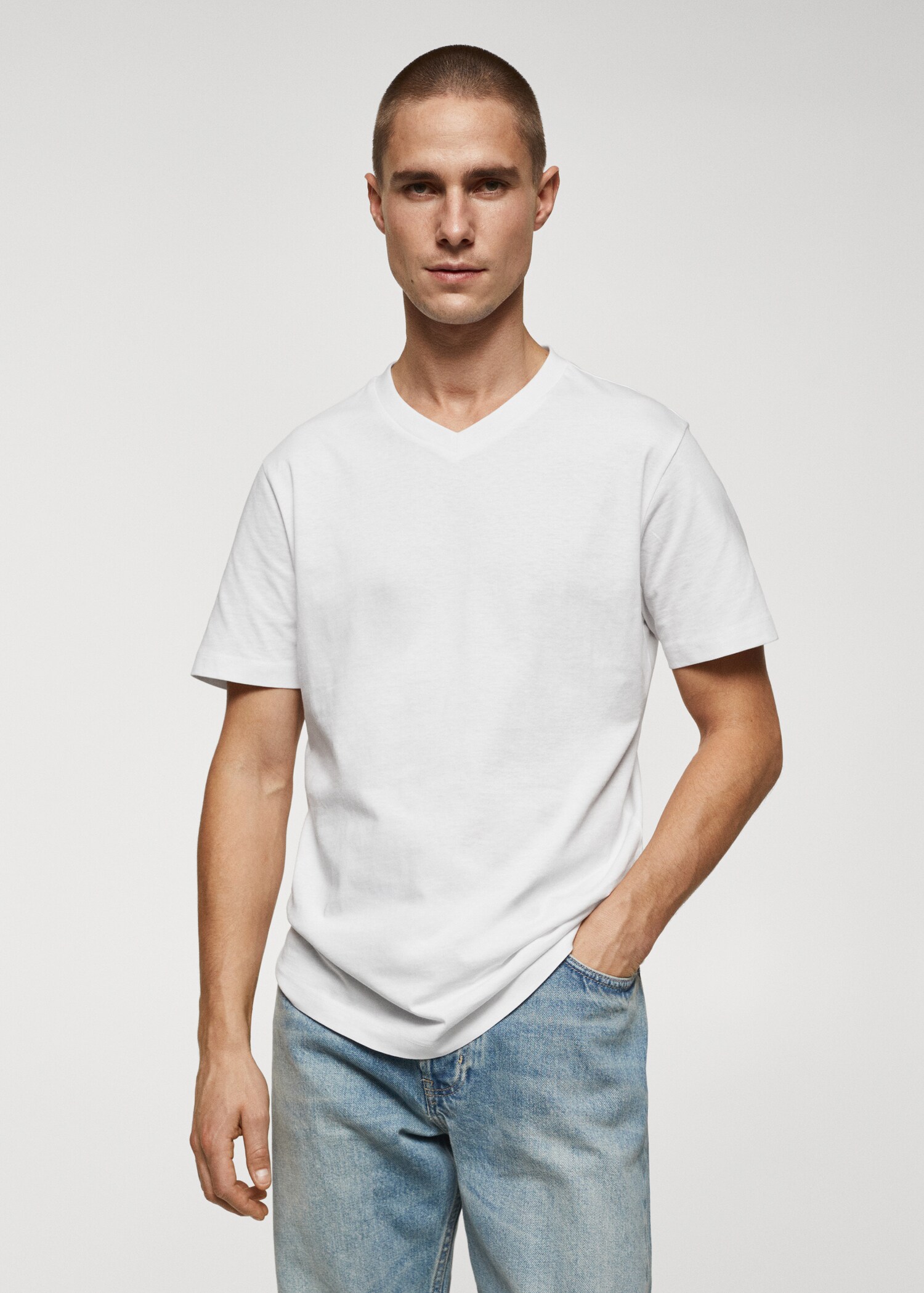 T-shirt basique coton col V - Plan moyen