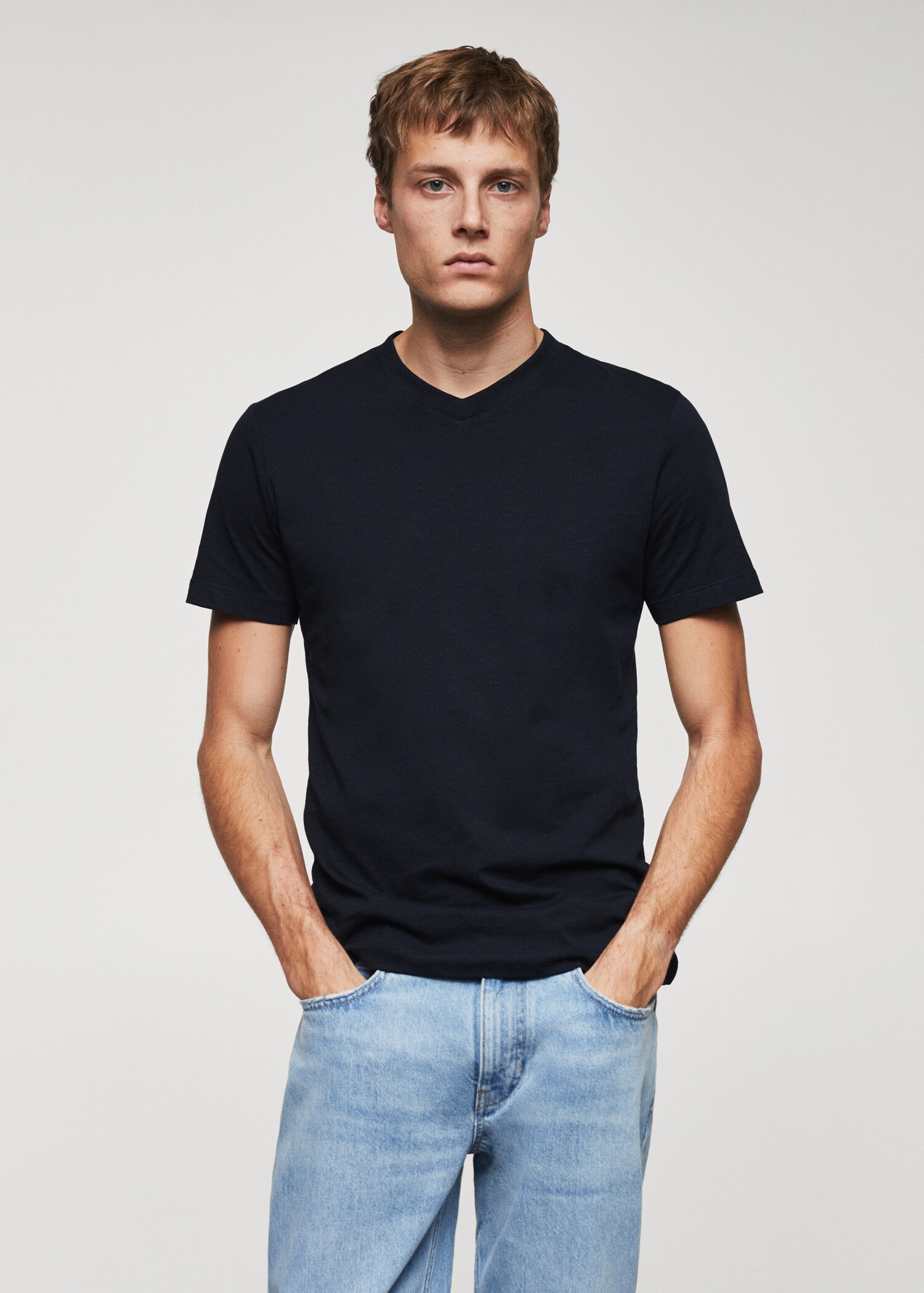 T-shirt basique coton col V - Plan moyen