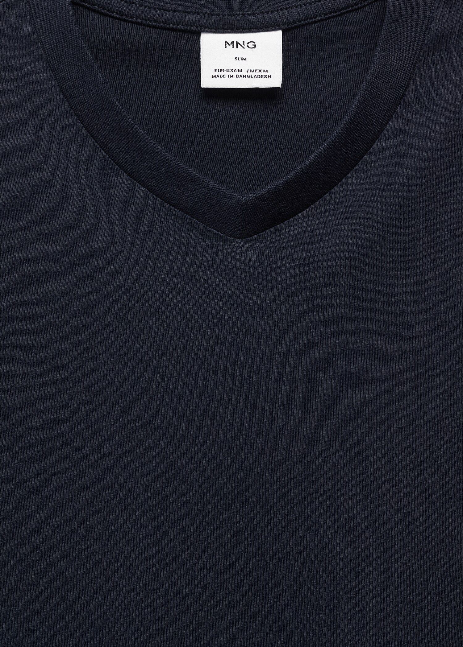 T-shirt basique coton col V - Détail de l'article 8