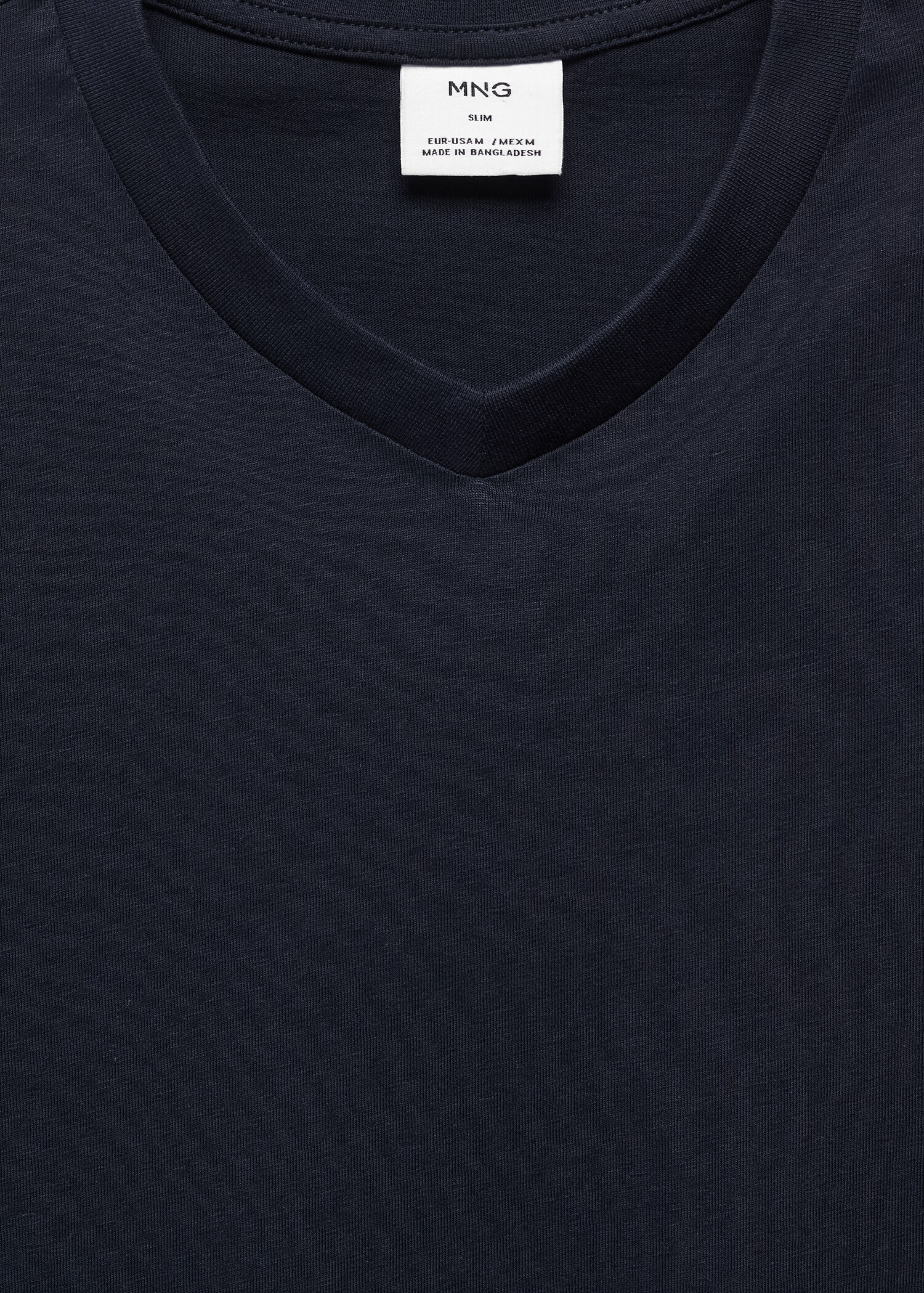 Basic cotton V-neck T-shirt - Details of the article 8