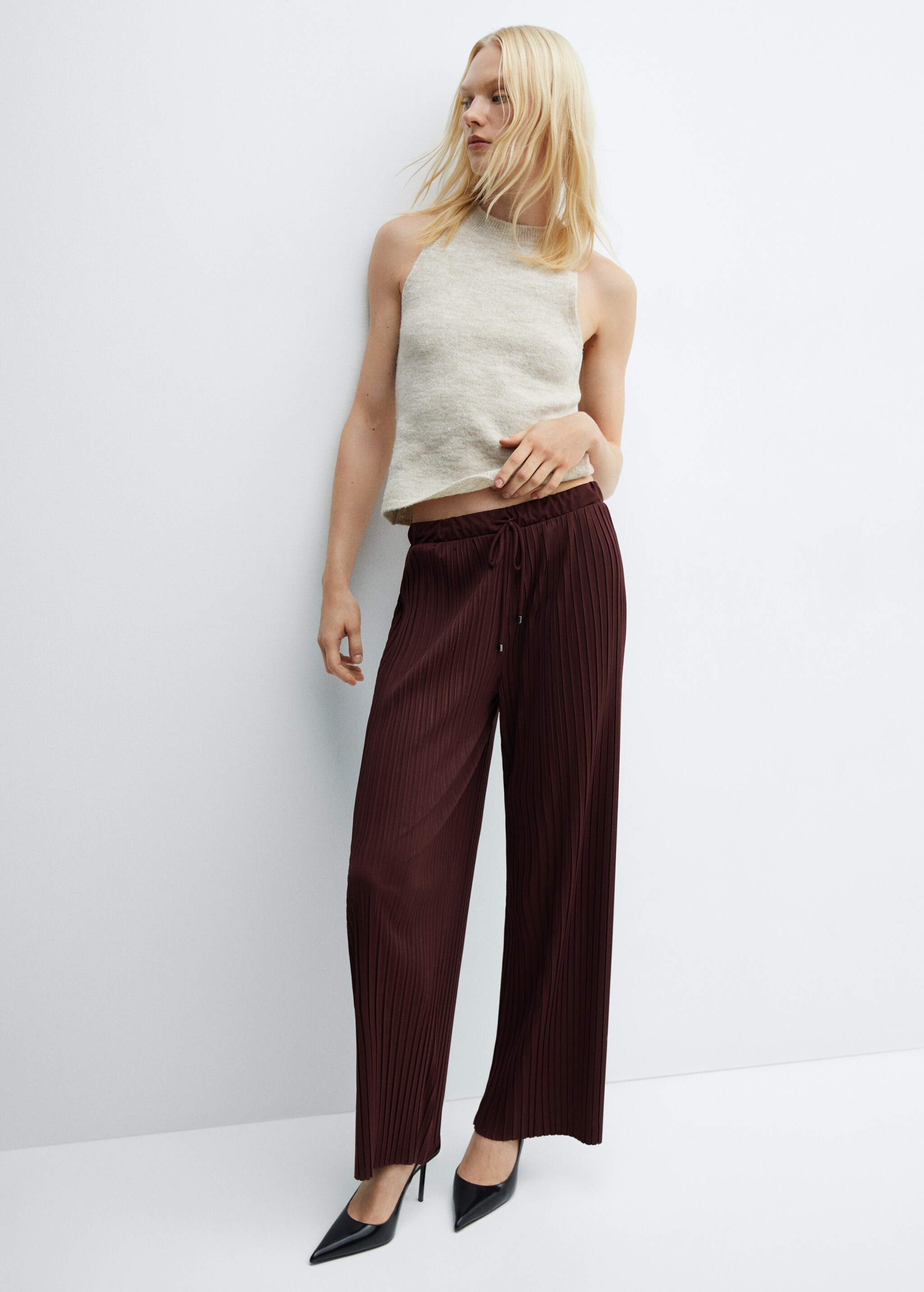 Pleated straight trousers - Details of the article 2