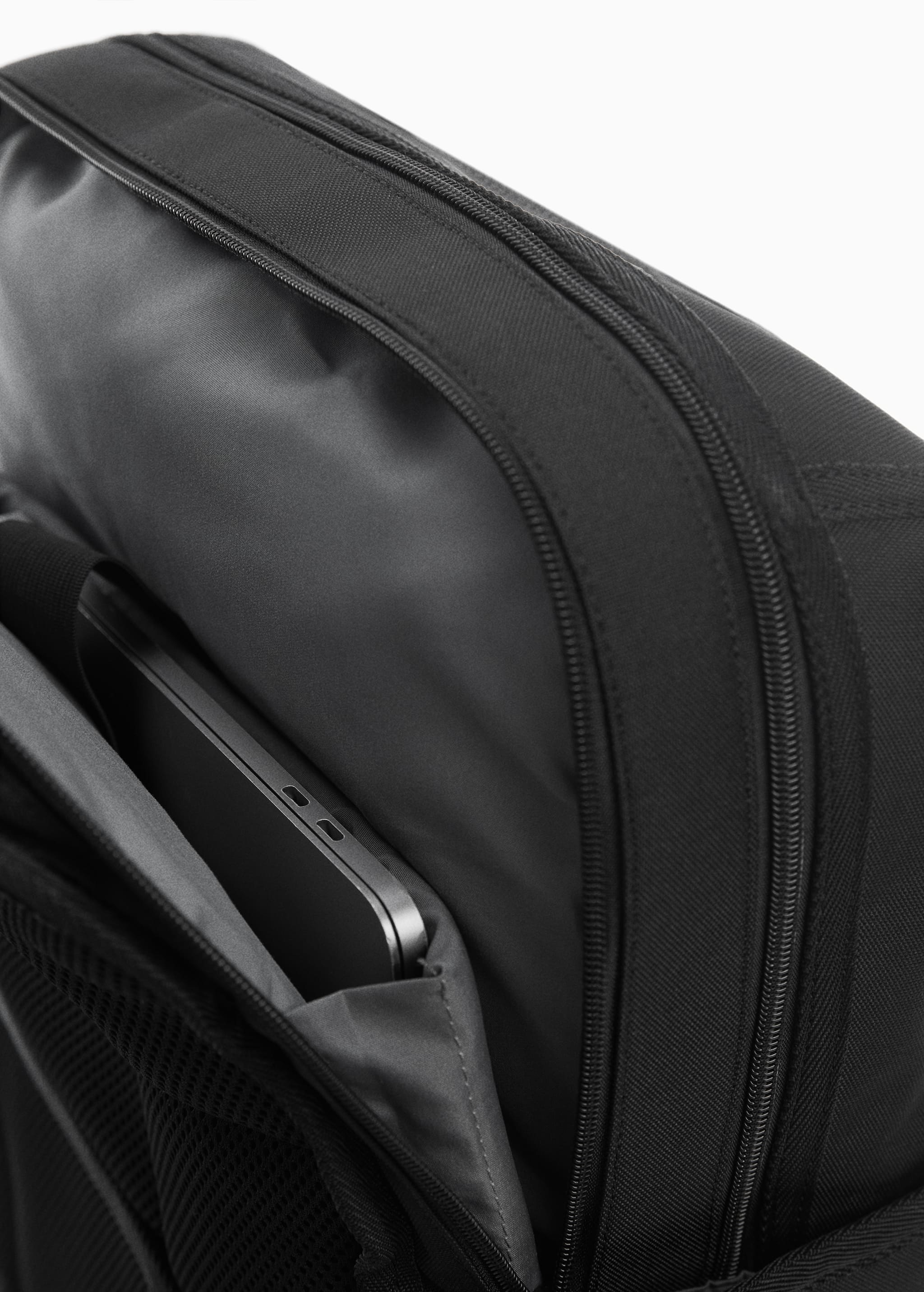 Backpack with leather-effect details - Details of the article 2
