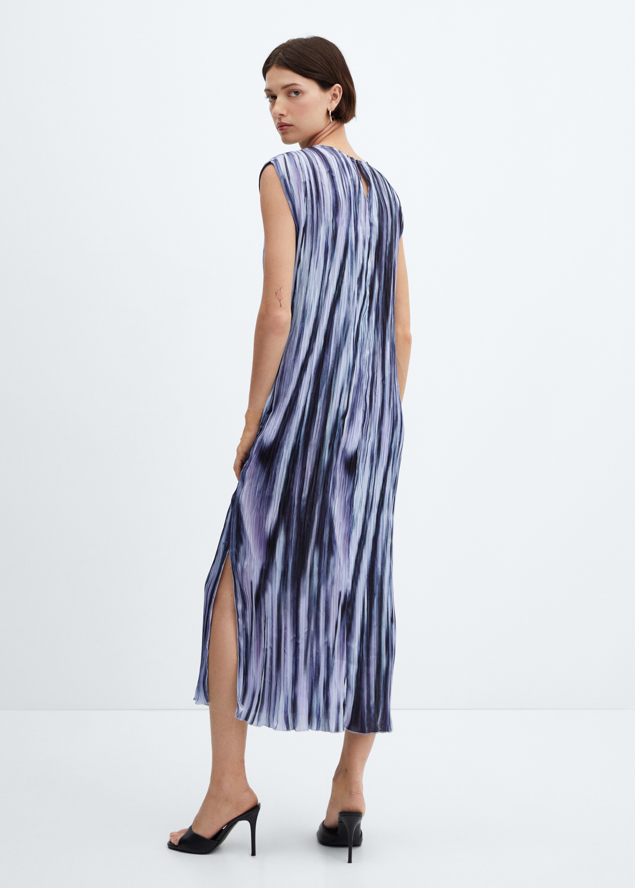 Tie-dye pleated dress - Reverse of the article