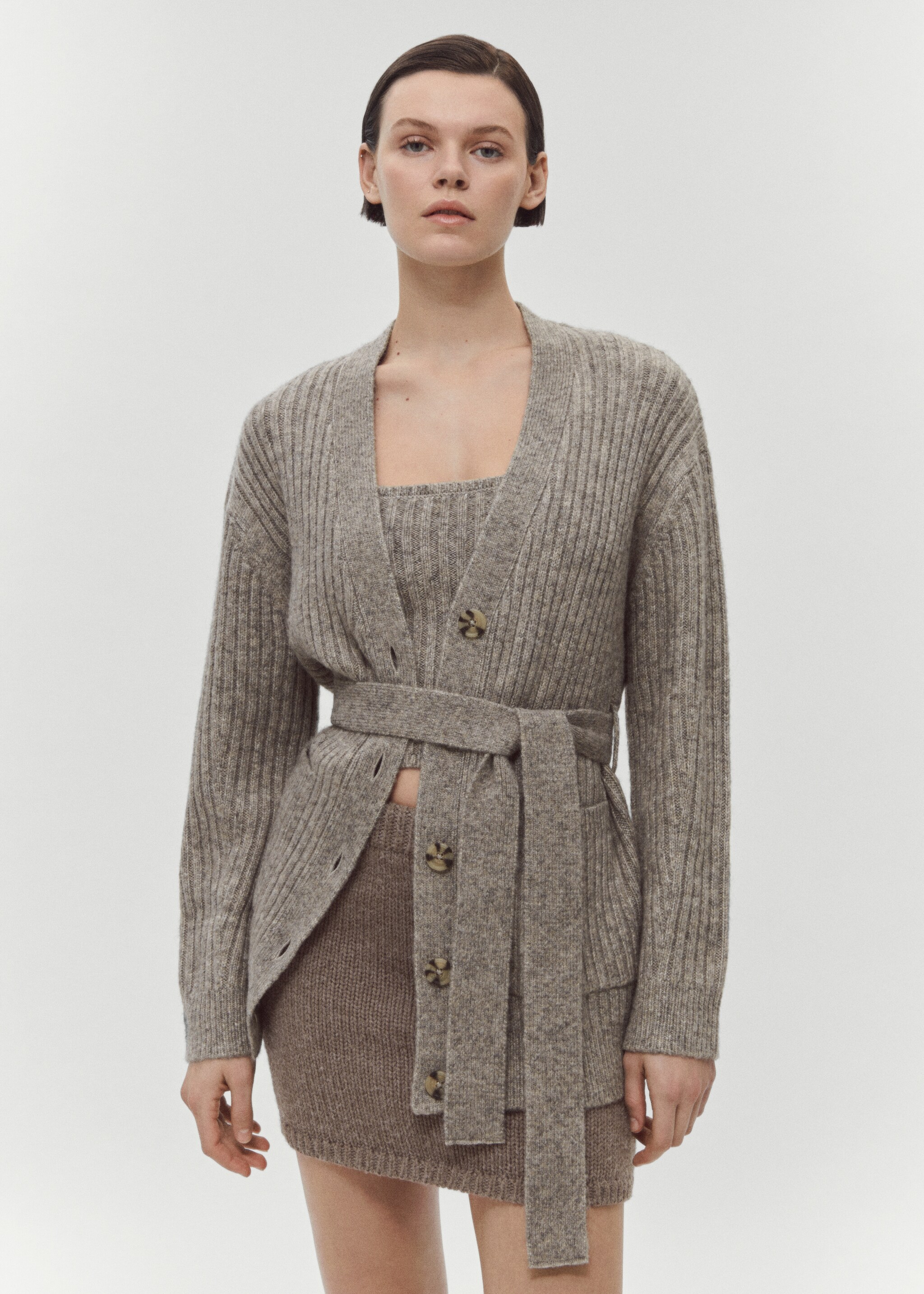Buttoned ribbed cardigan - Details of the article 6