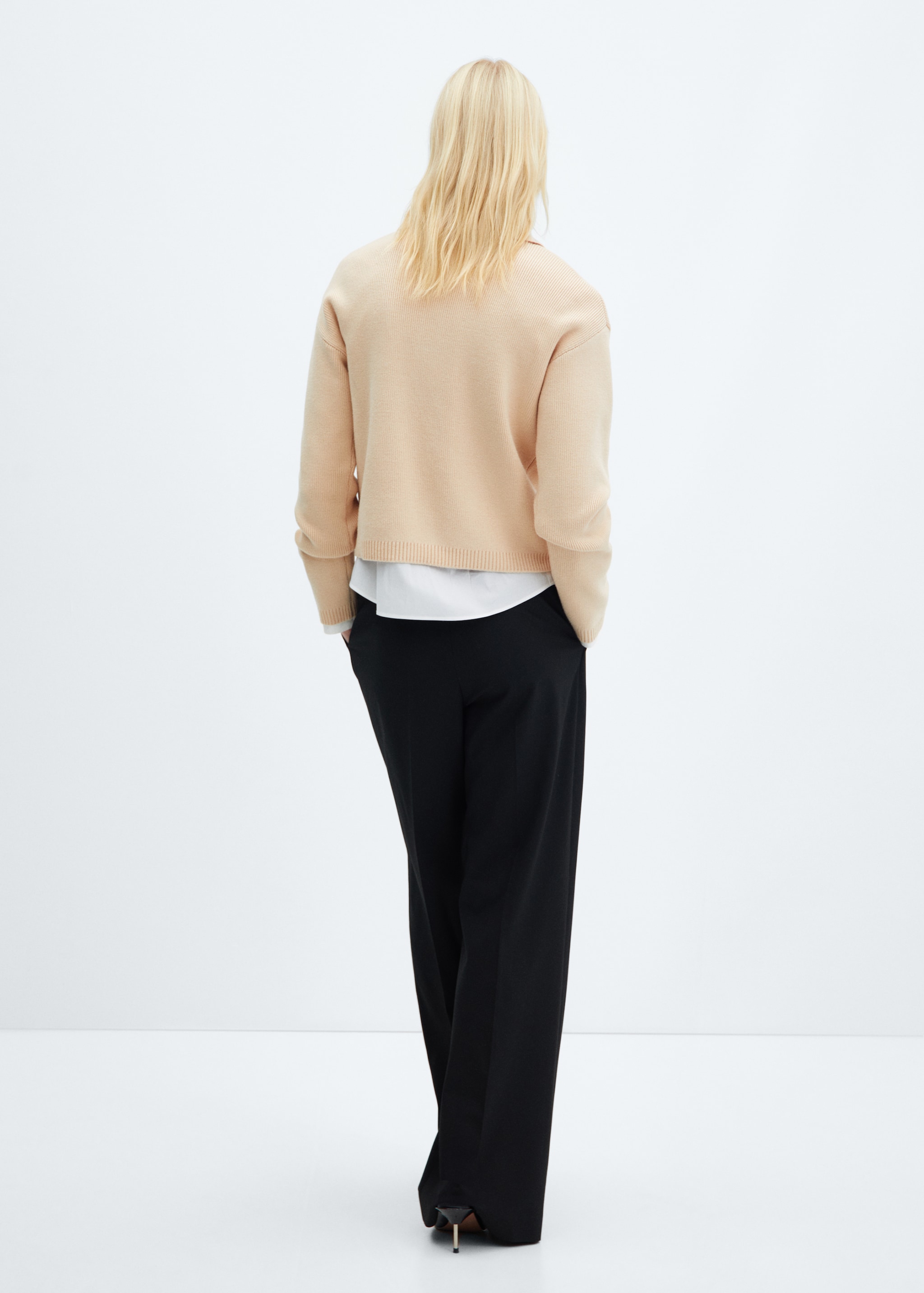 Buttoned collar knit sweater - Reverse of the article