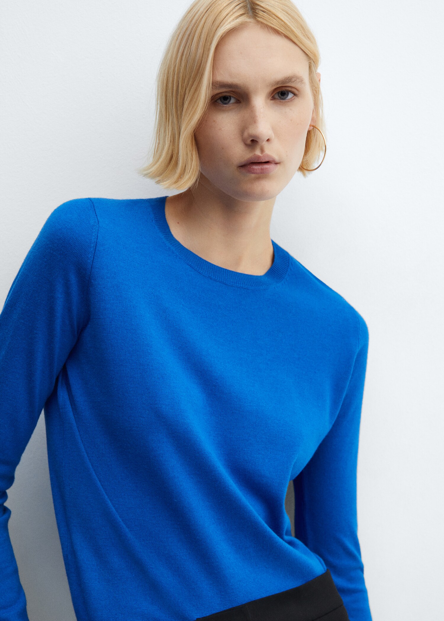 Round-neck knitted sweater - Details of the article 1