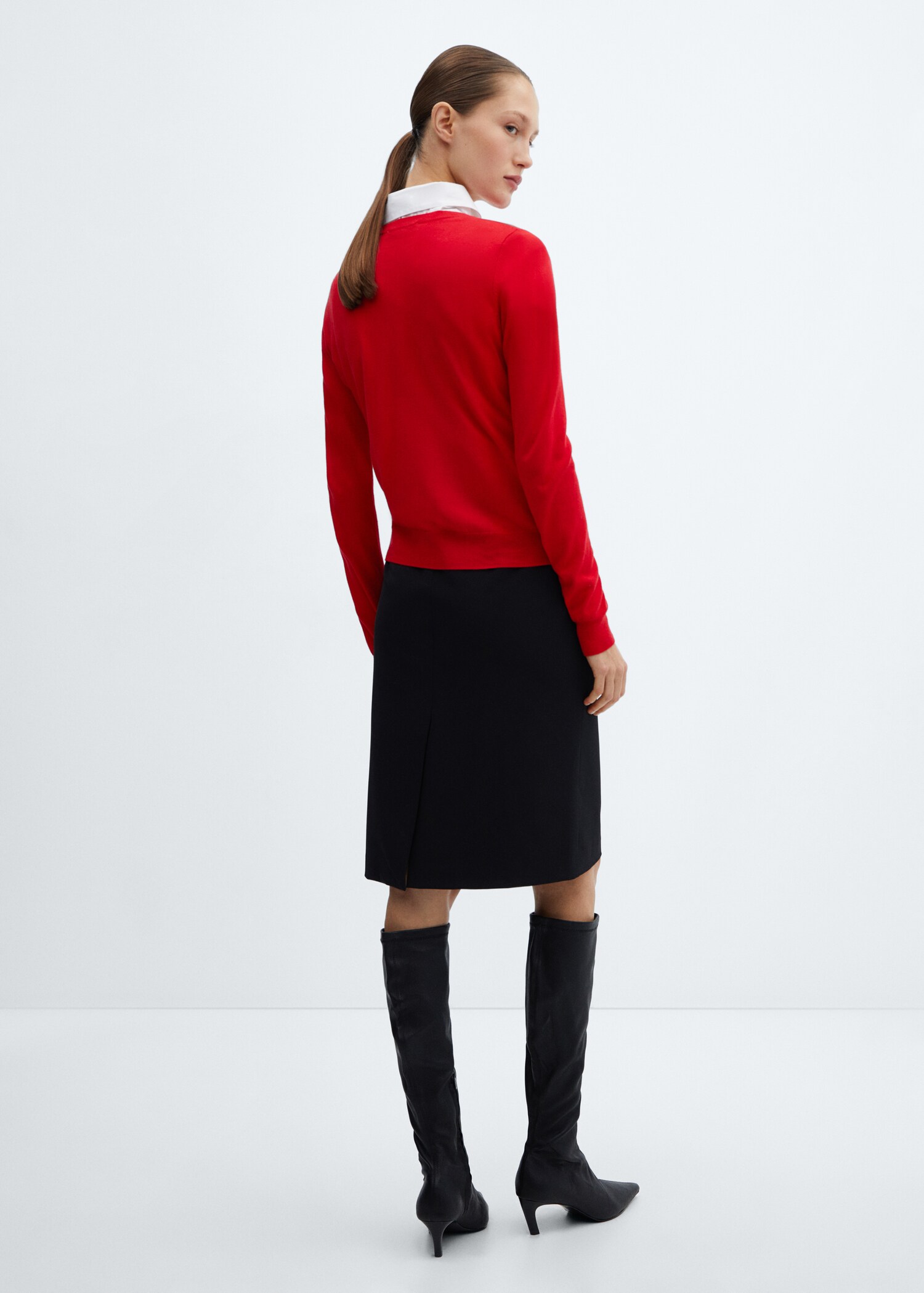 Round-neck knitted sweater - Reverse of the article