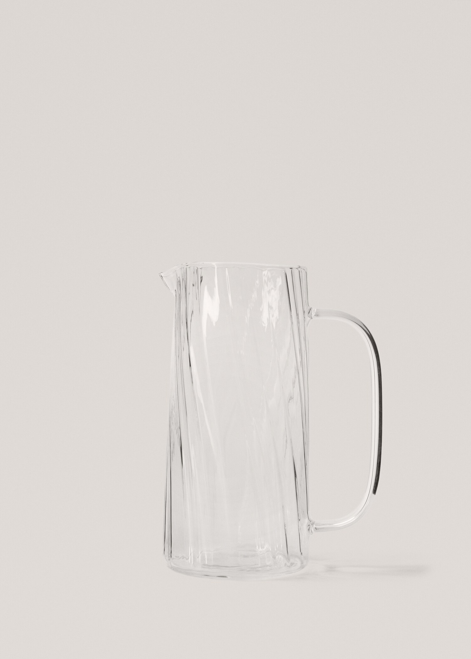 Embossed borosilicate jug - Article without model