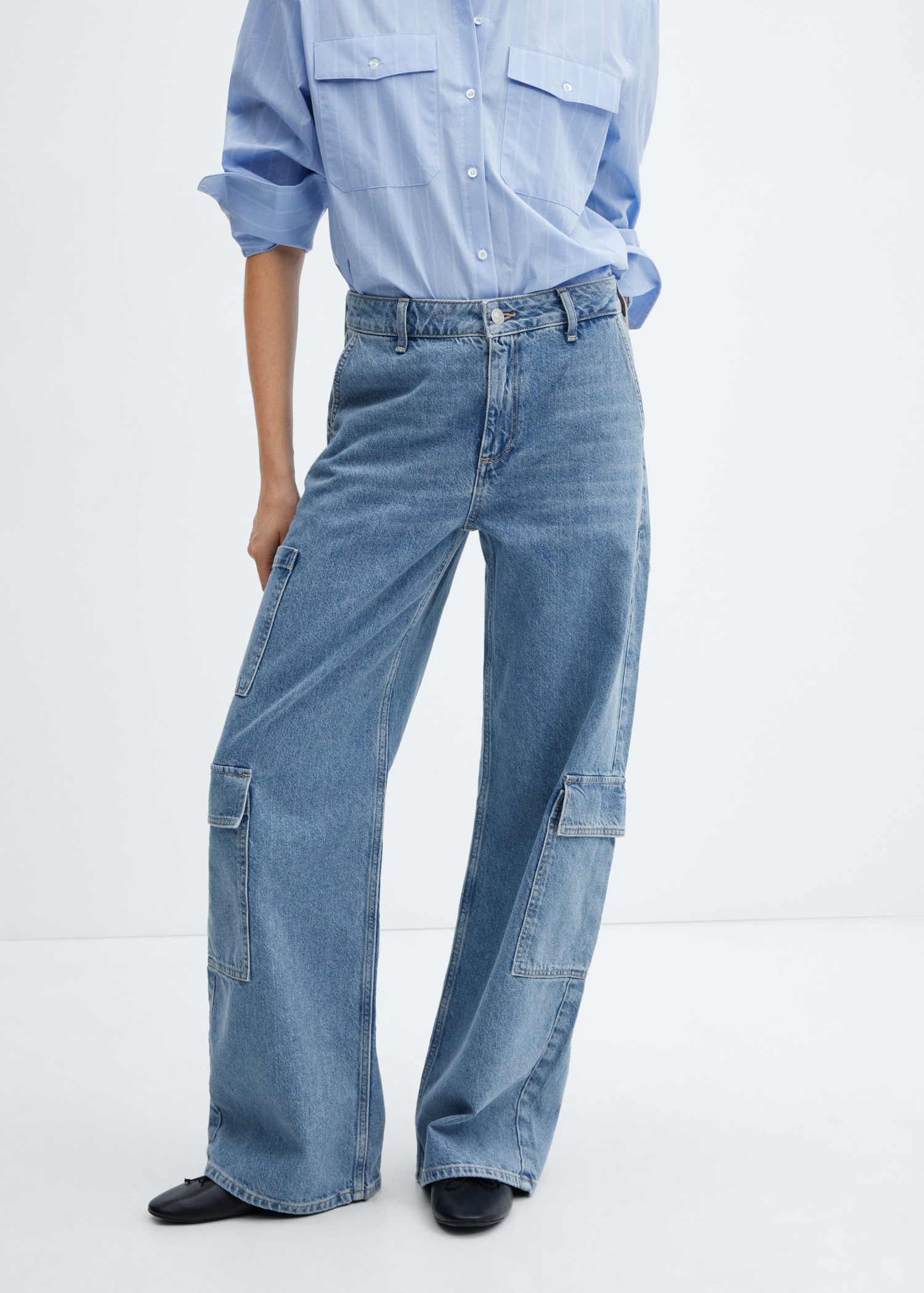 Loose cargo jeans with pockets1