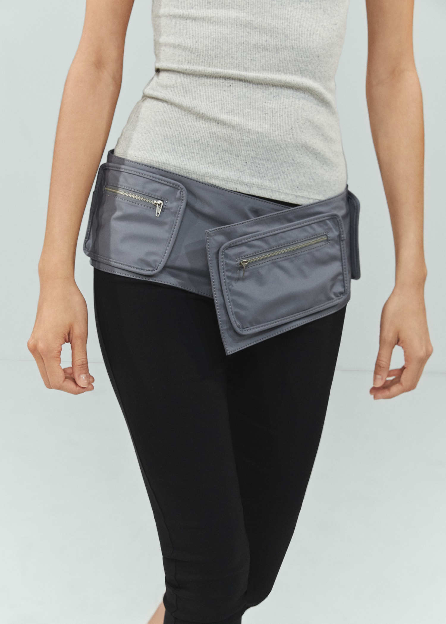 Multi-pocket money belt