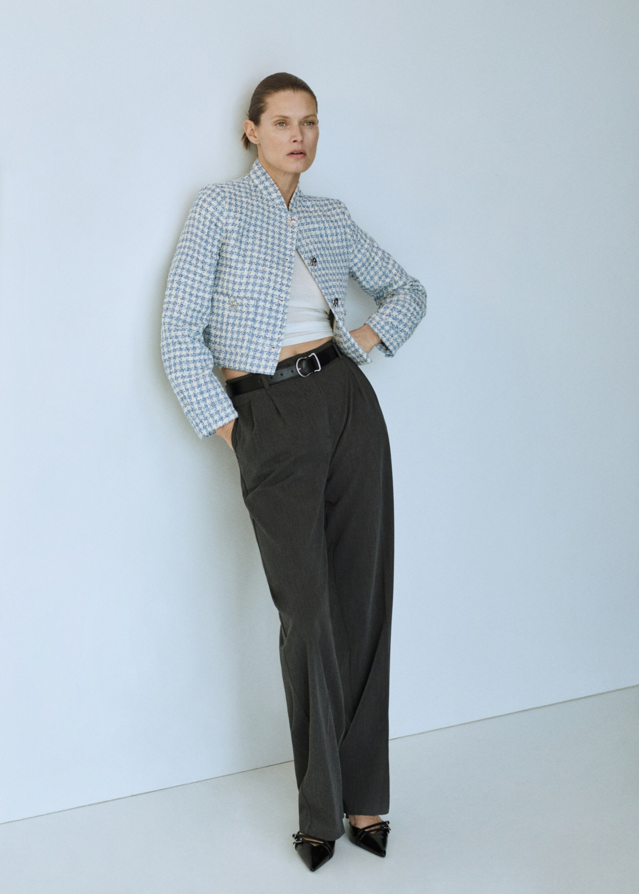 Tweed jacket with metal buttons - Details of the article 7