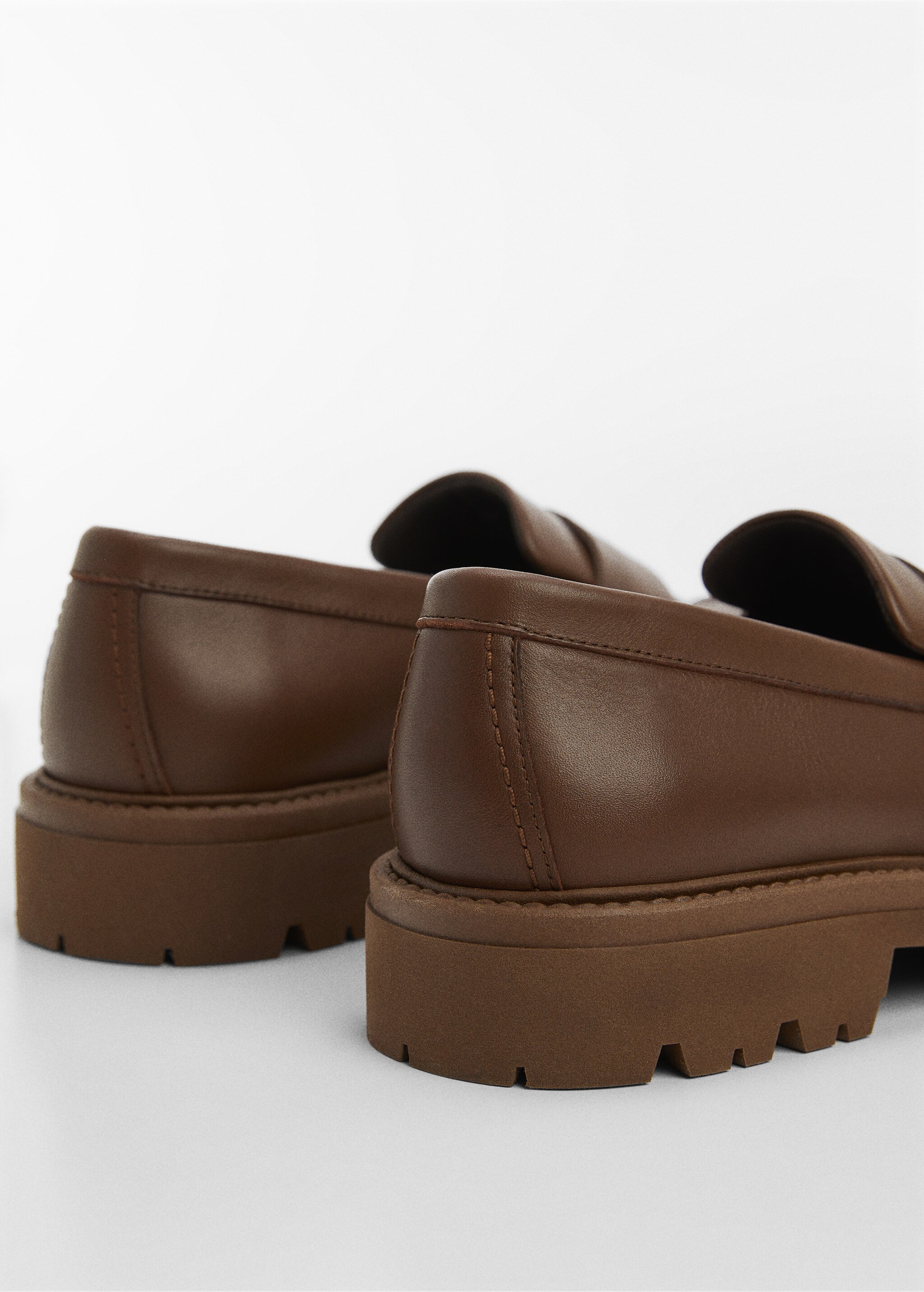 Leather moccasin with track sole - Details of the article 1