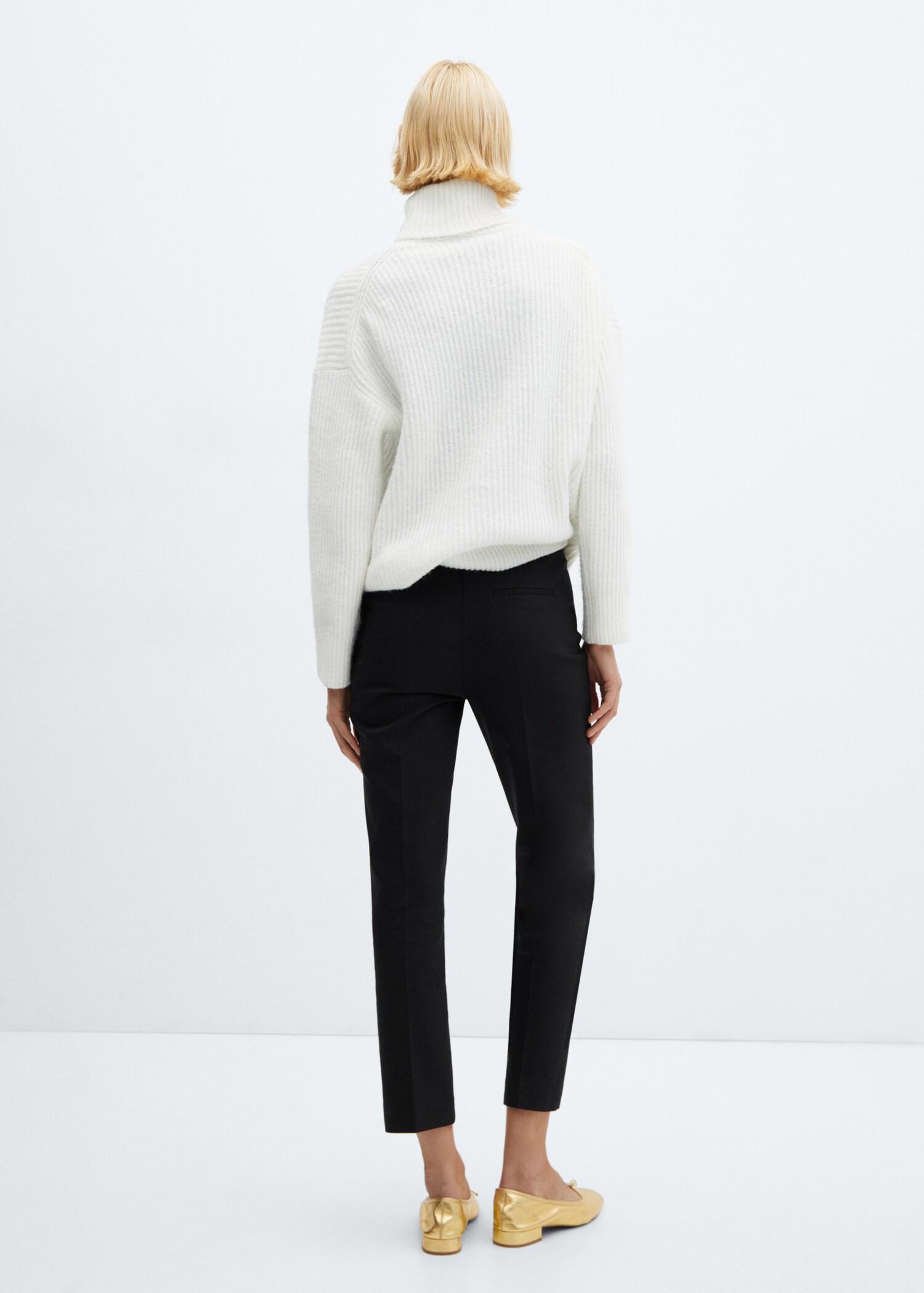 Cropped button trousers - Reverse of the article