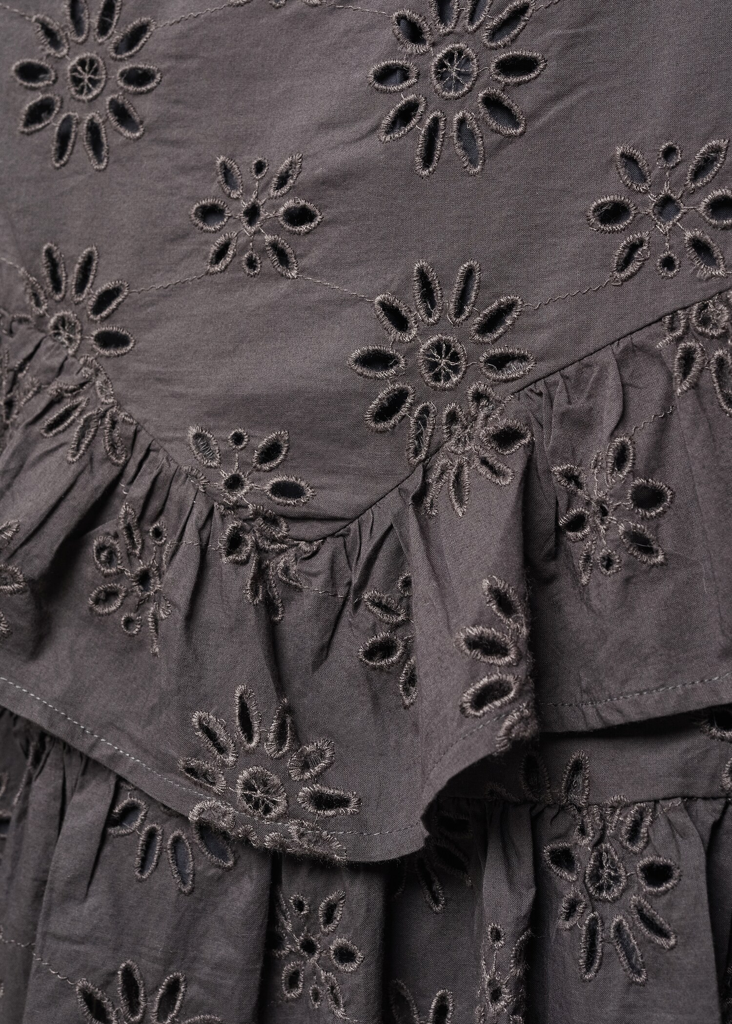 Embroidered ruffled skirt - Details of the article 8