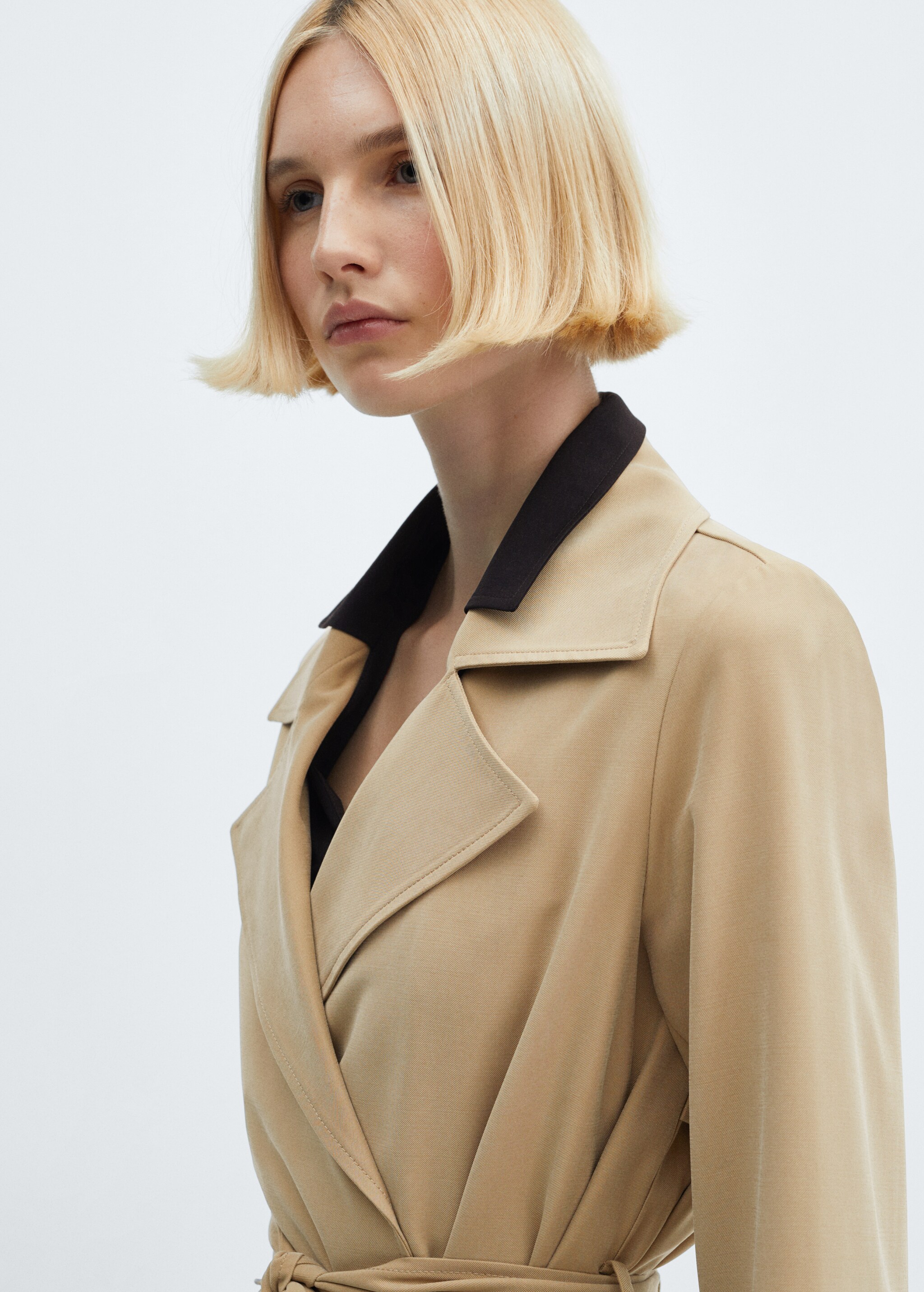 Flowy lapel trench - Details of the article 1