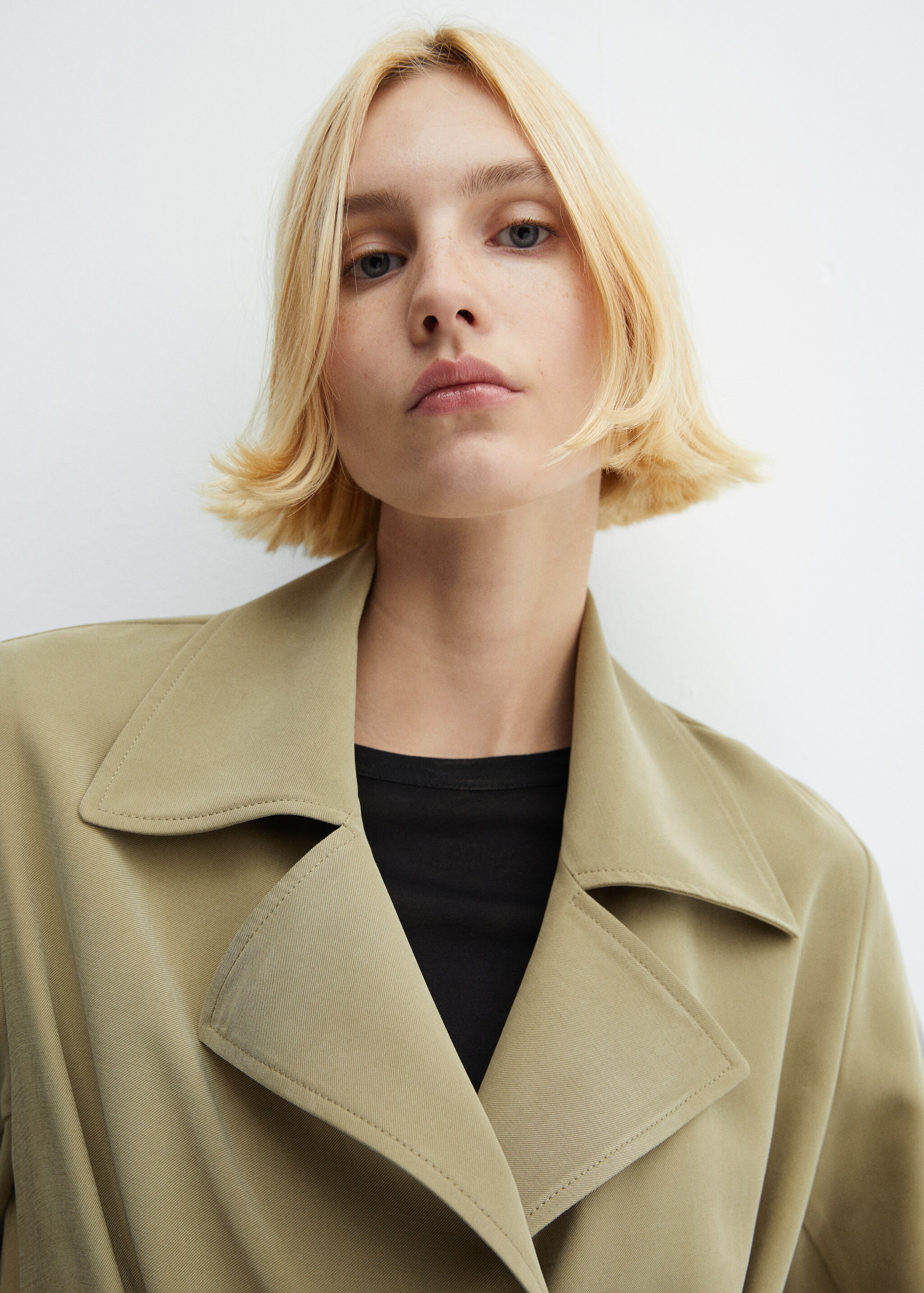 Flowy lapel trench - Details of the article 1