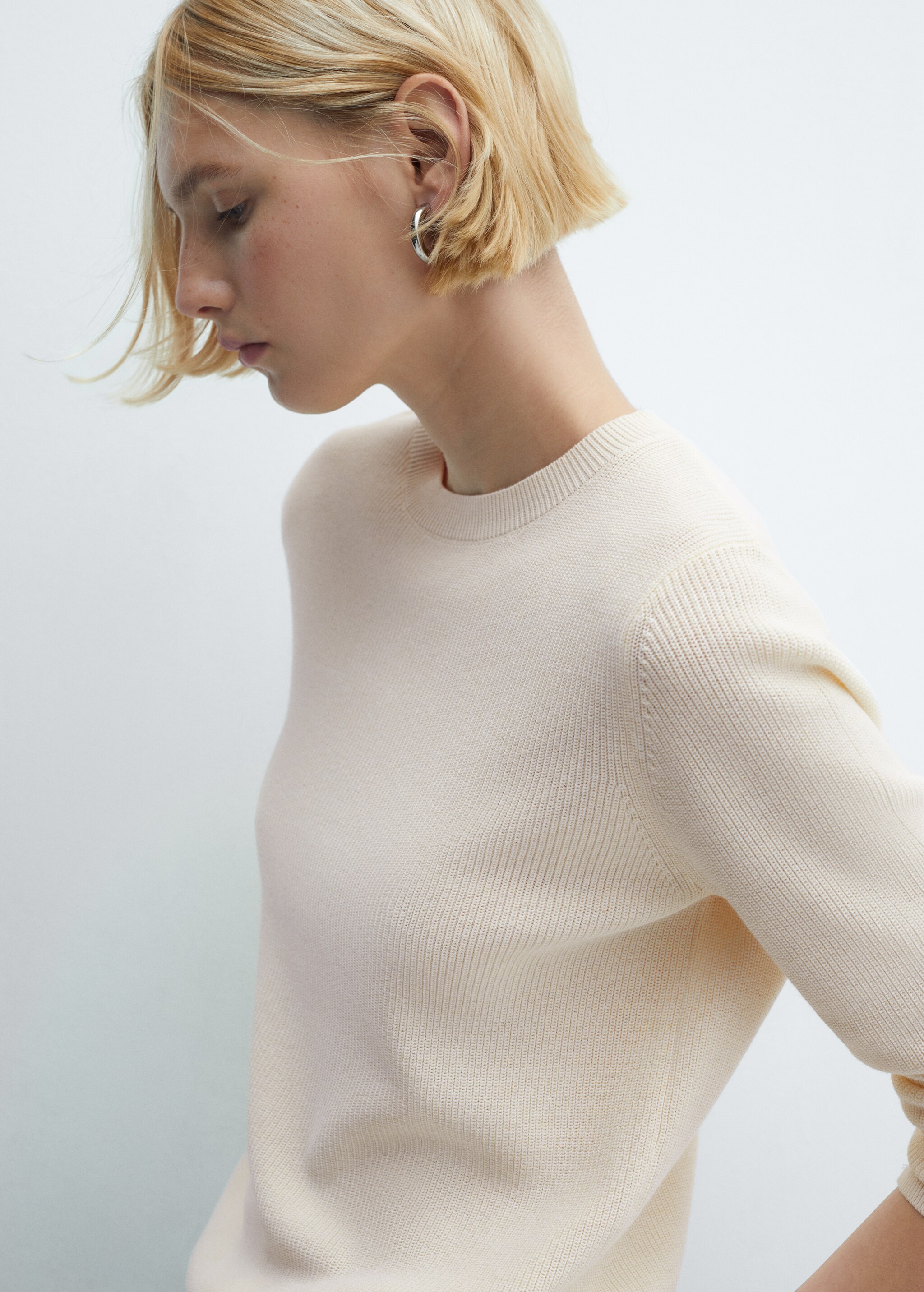 Cotton-linen round-neck knitted sweater - Details of the article 2