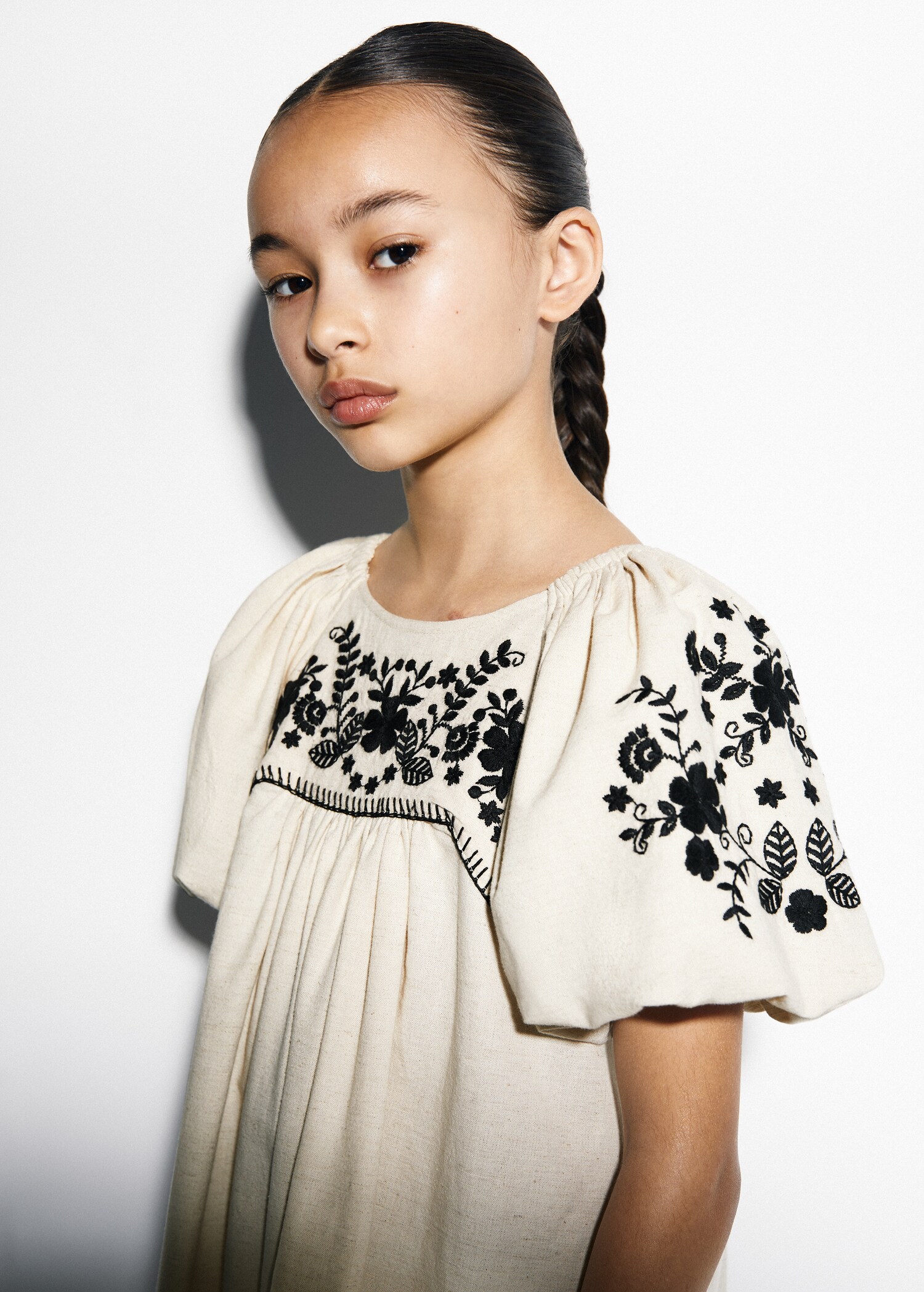 Robe à broderie florale - Détail de l'article 1