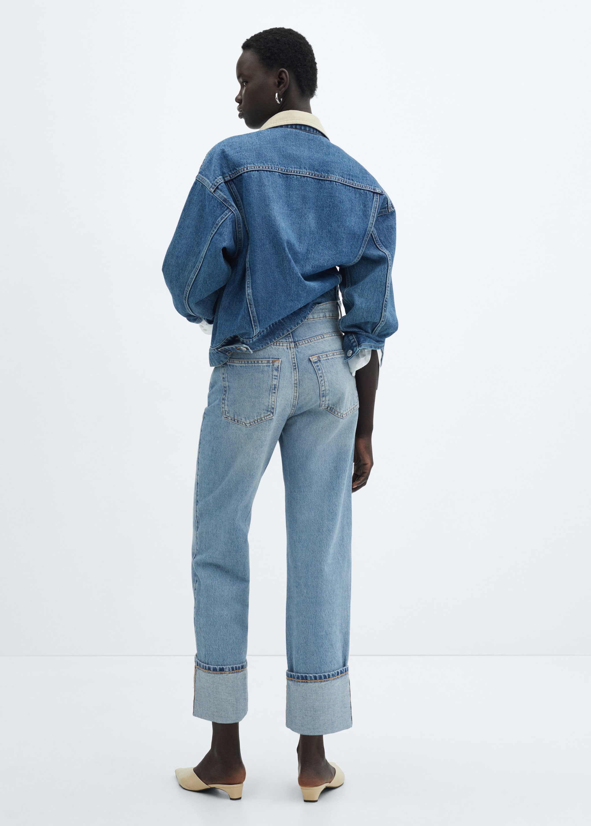 Turned-up straight jeans - Reverse of the article