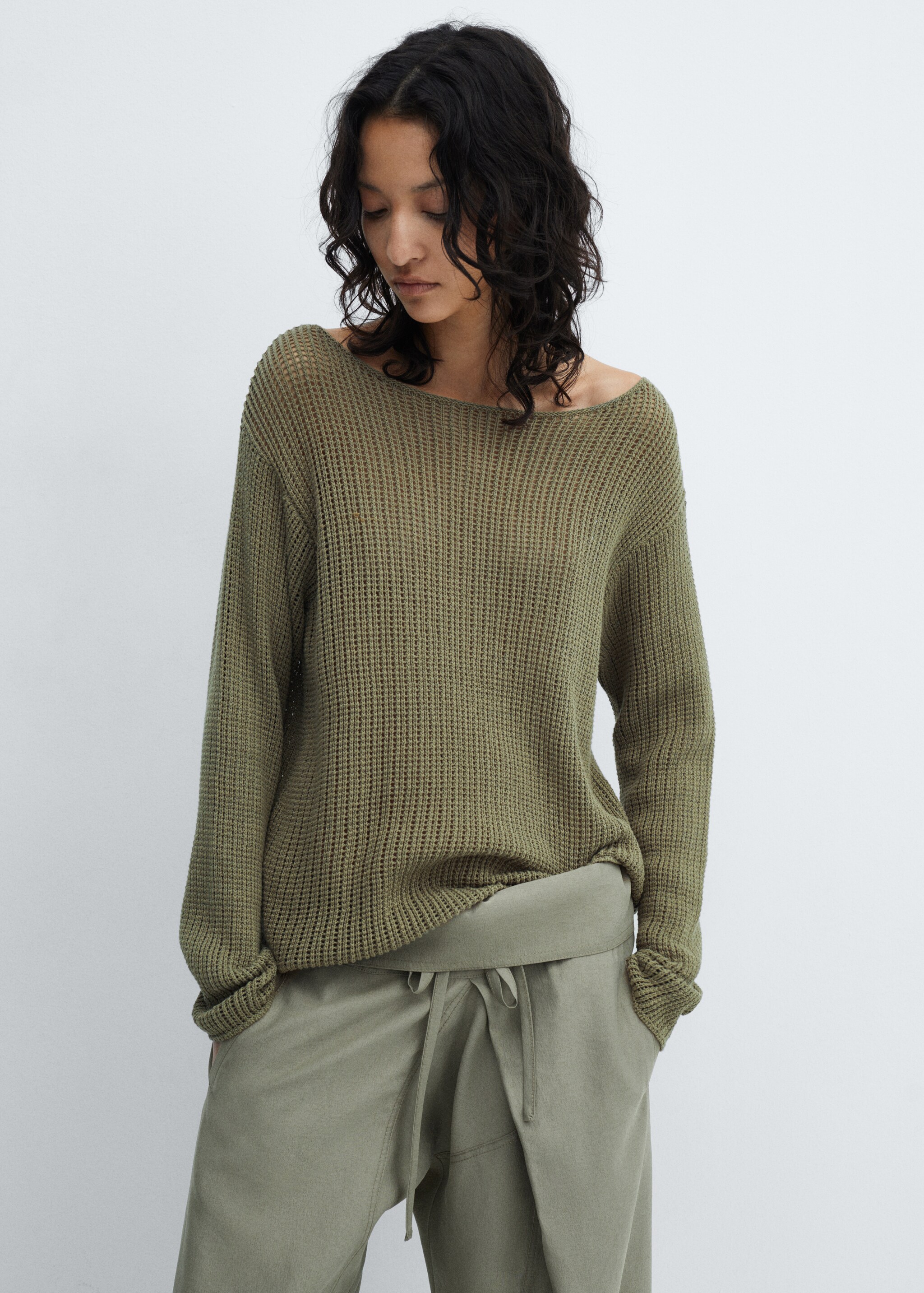 Boat-neck knitted sweater - Medium plane