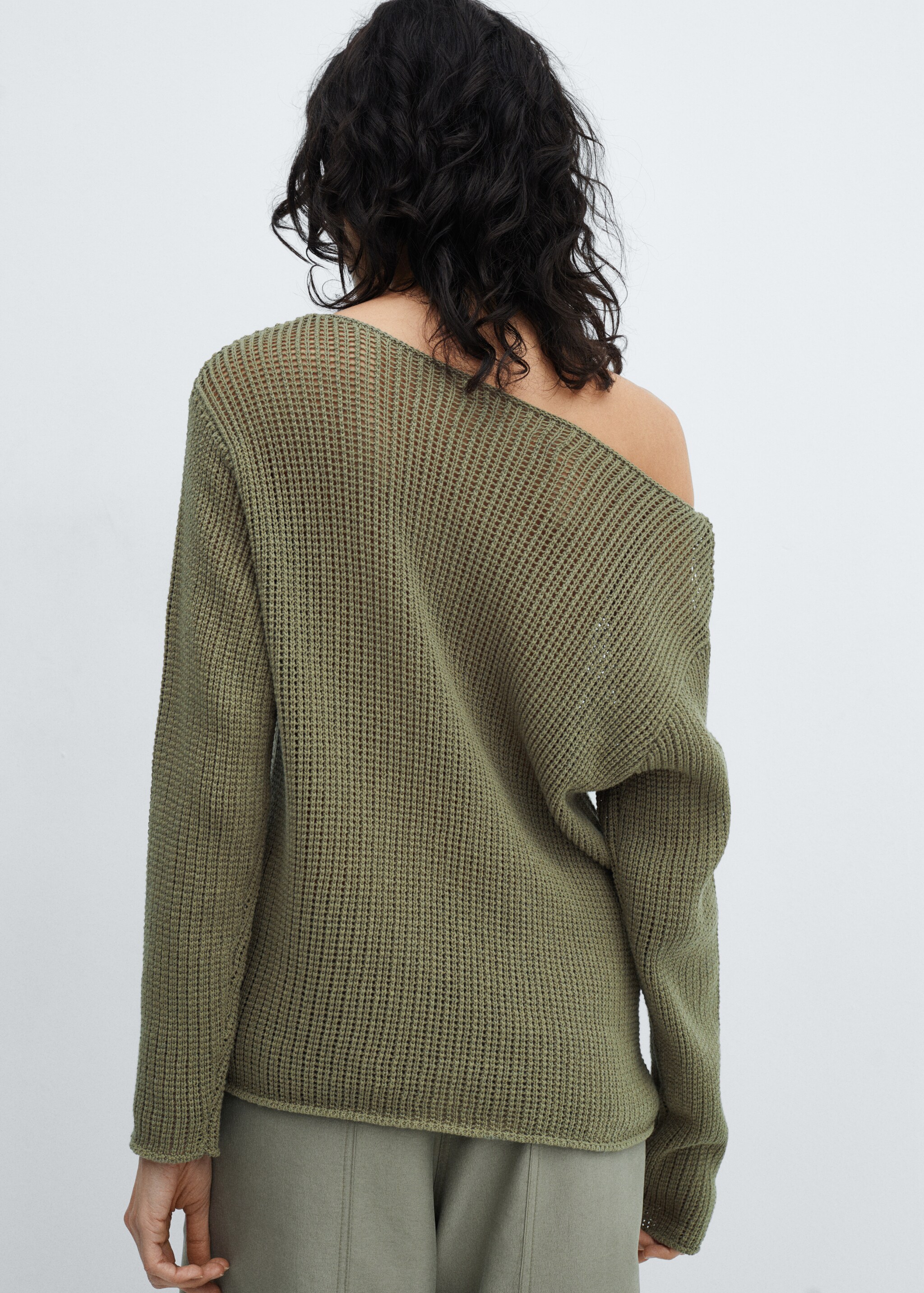 Boat-neck knitted sweater - Reverse of the article