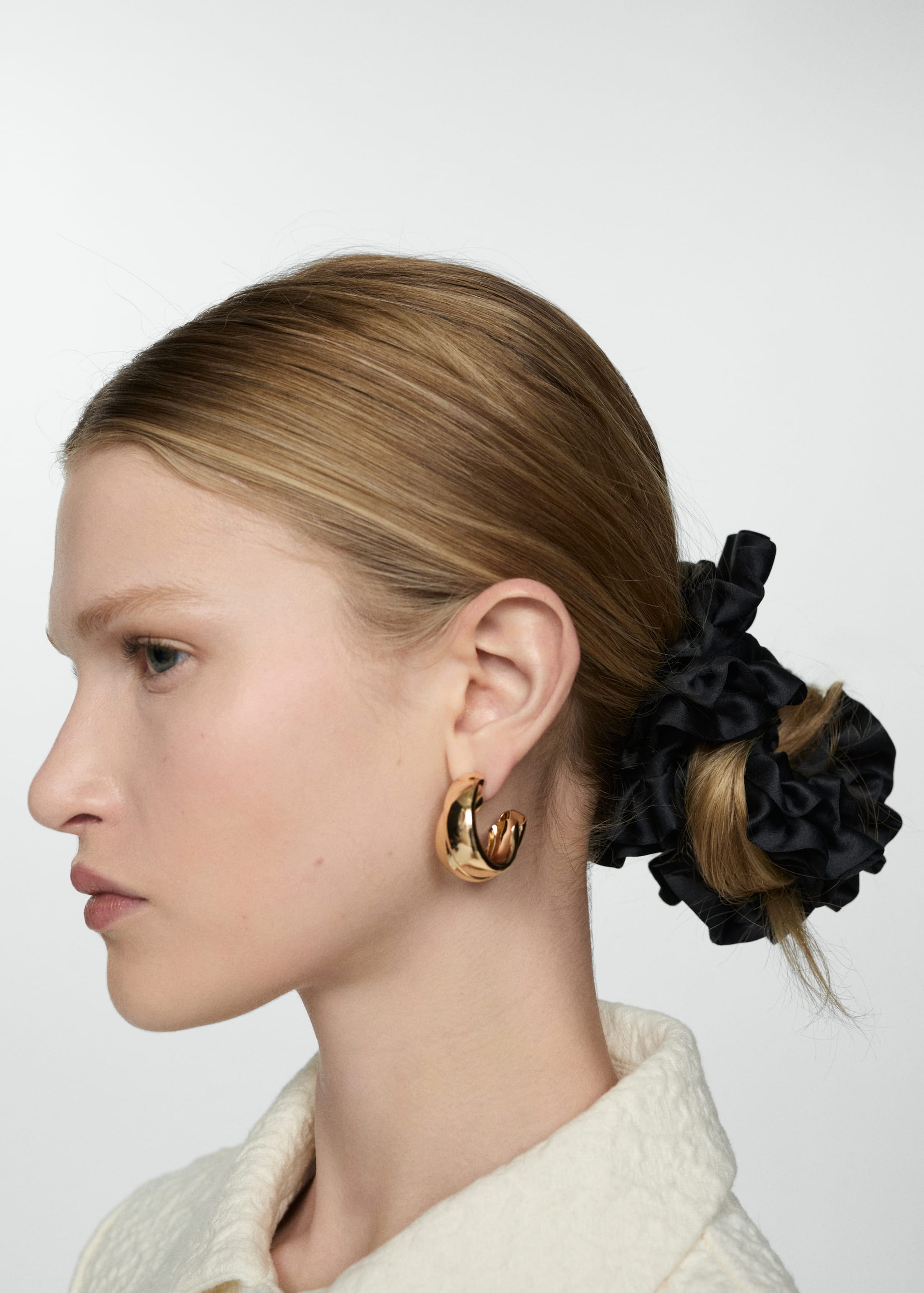 Maxi-flower scrunchie - Details of the article 9