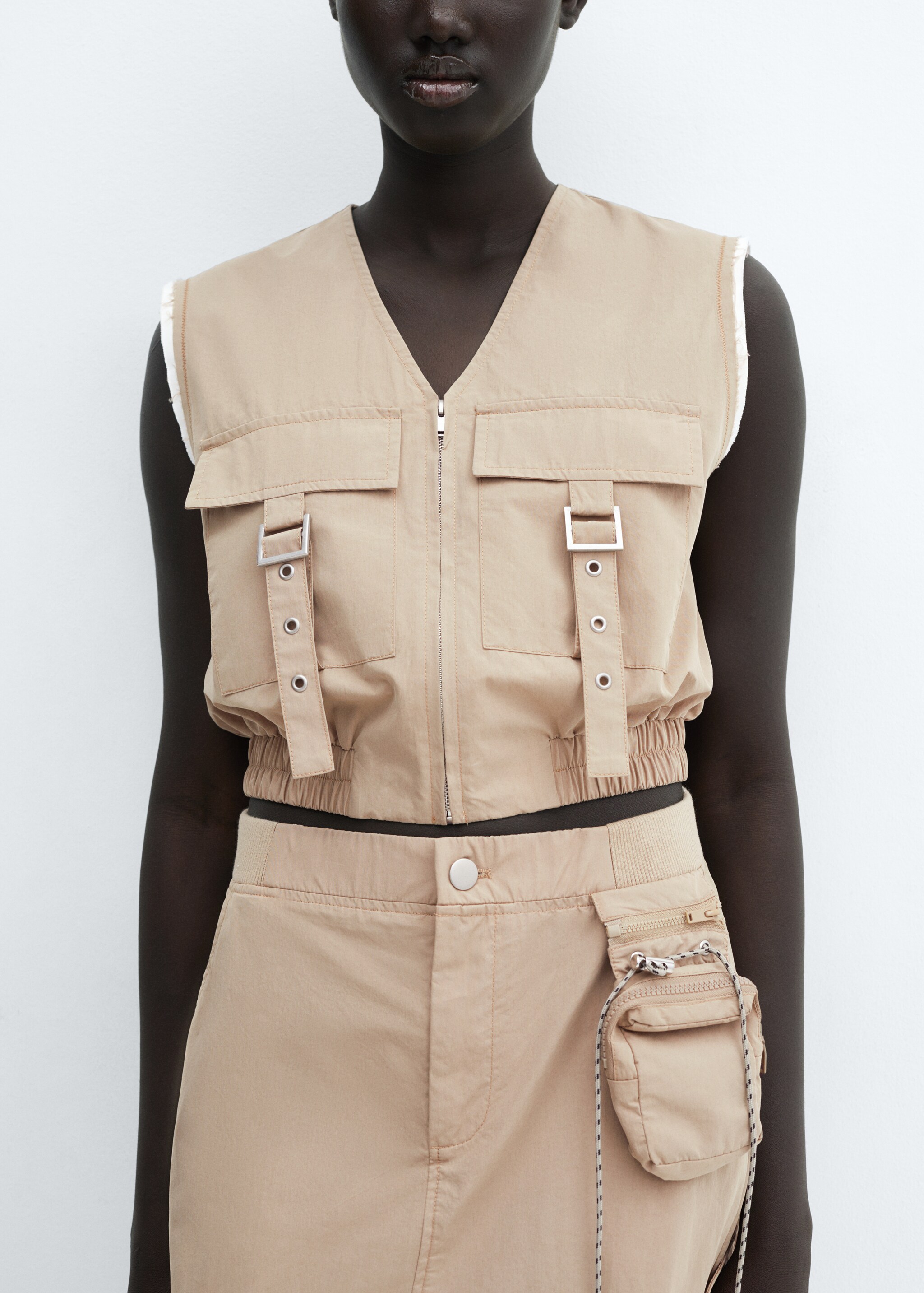 Vest with cargo pockets - Details of the article 6