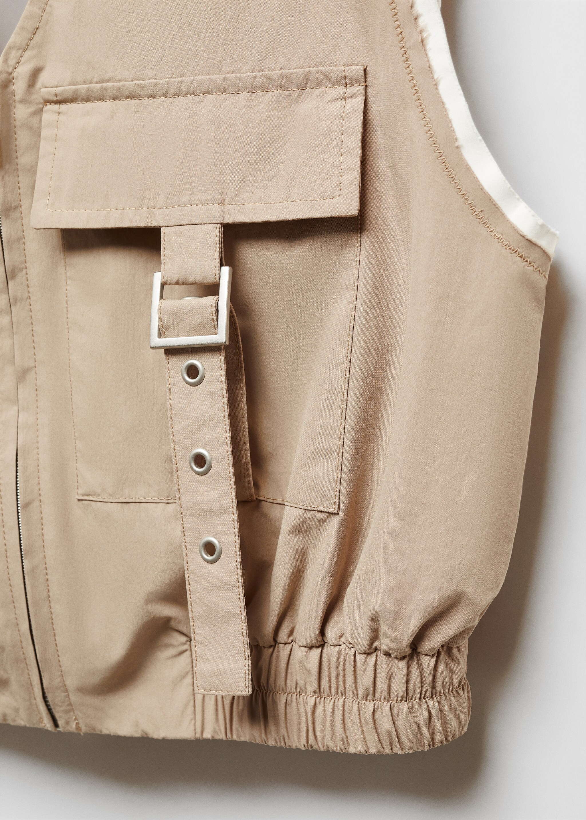 Vest with cargo pockets - Details of the article 8