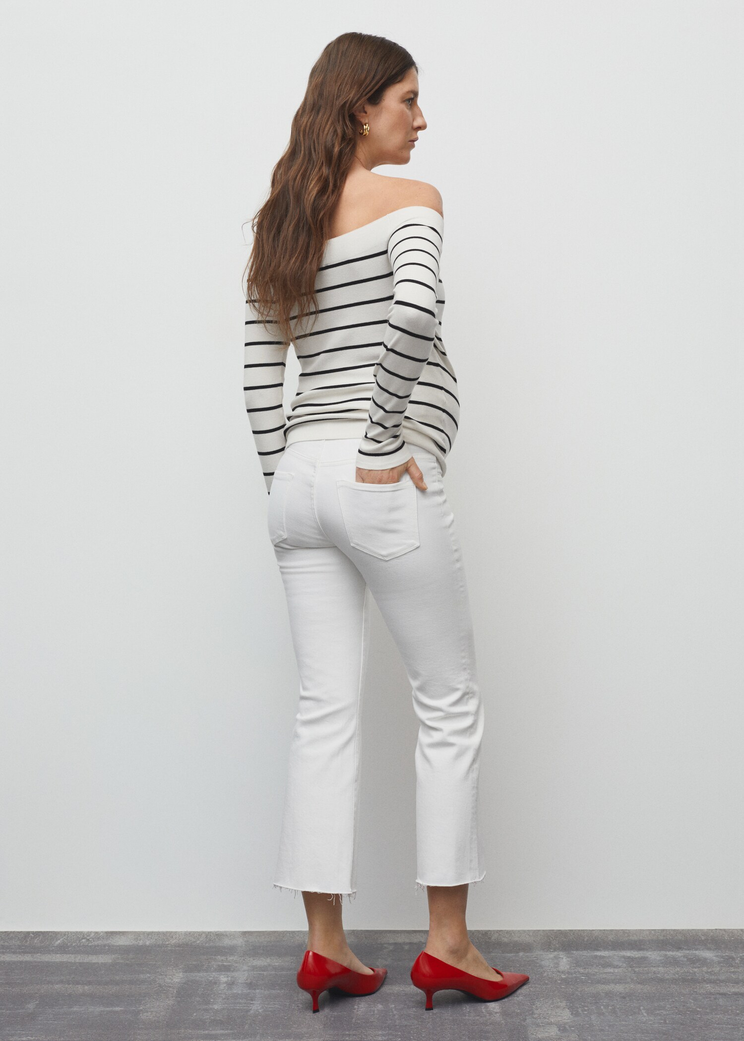 Maternity flared cropped jeans - Reverse of the article