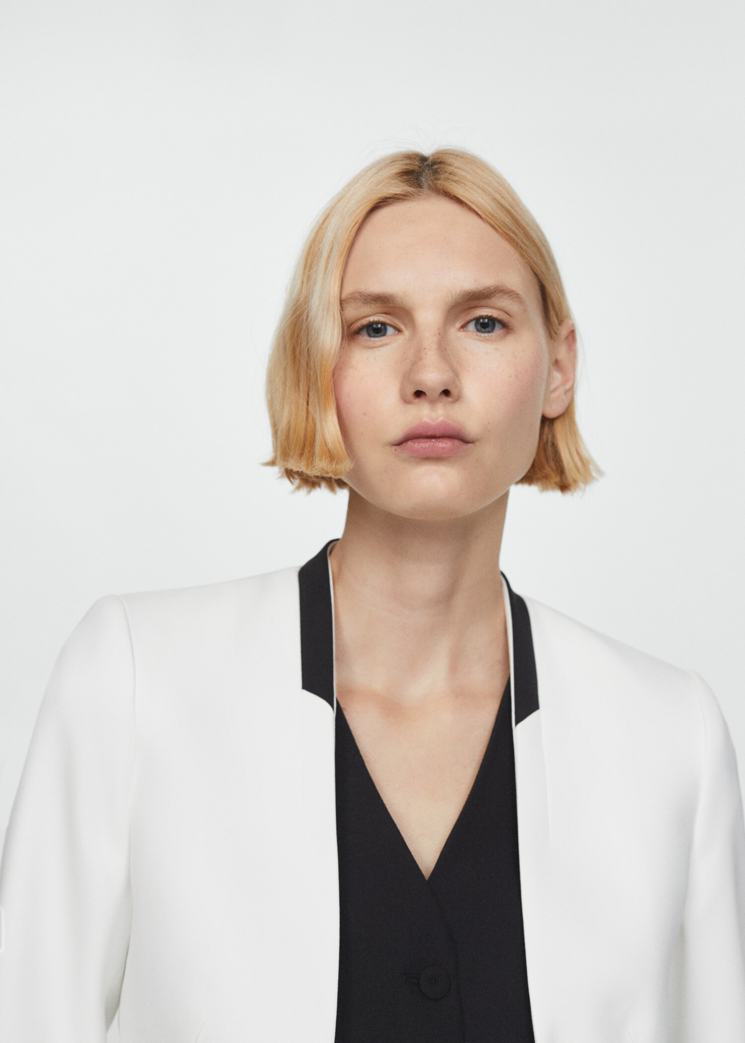 Blazer mit Kontrastbiesen - Damen | MANGO Deutschland