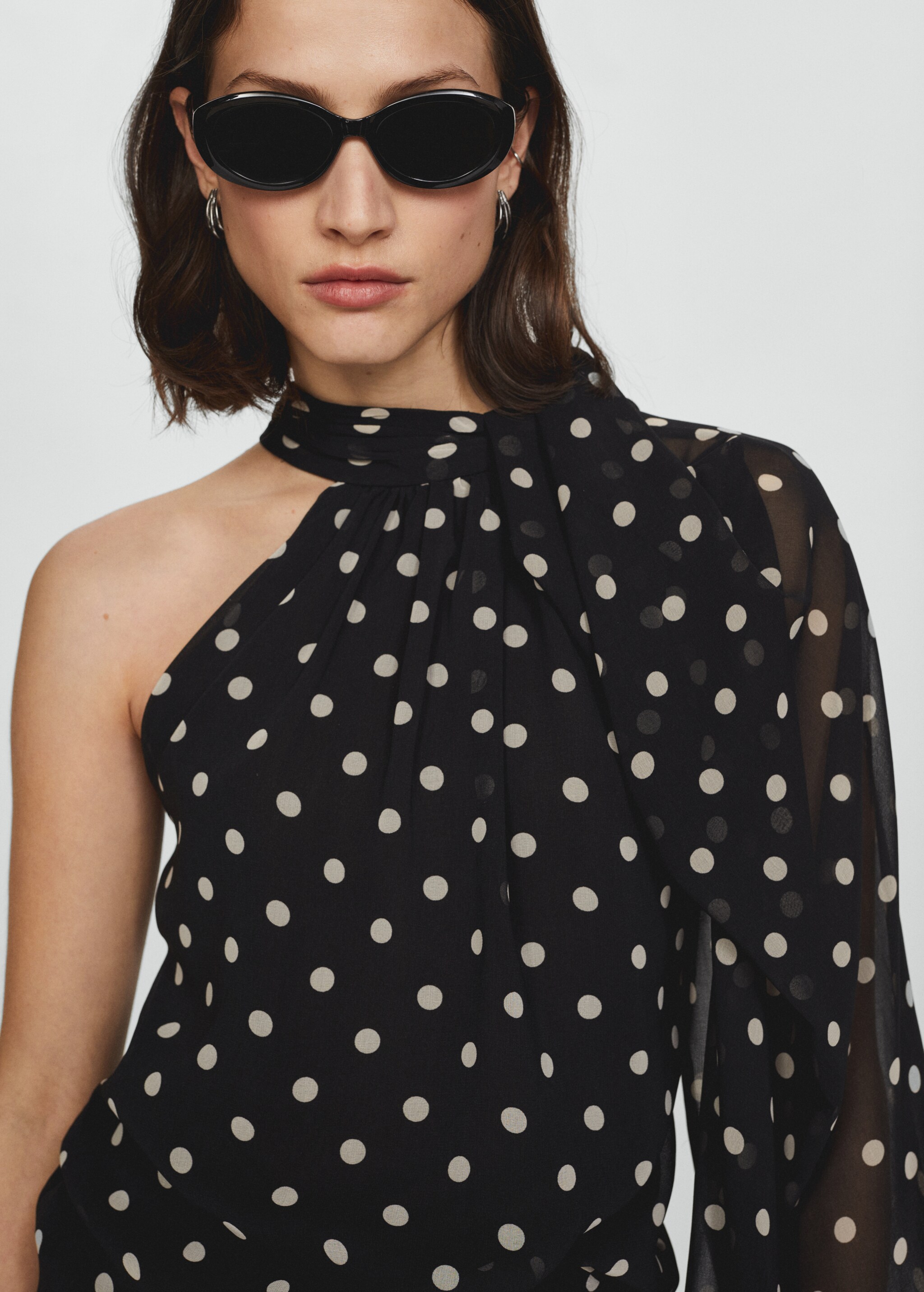 Asymmetric polka dot blouse - Details of the article 1