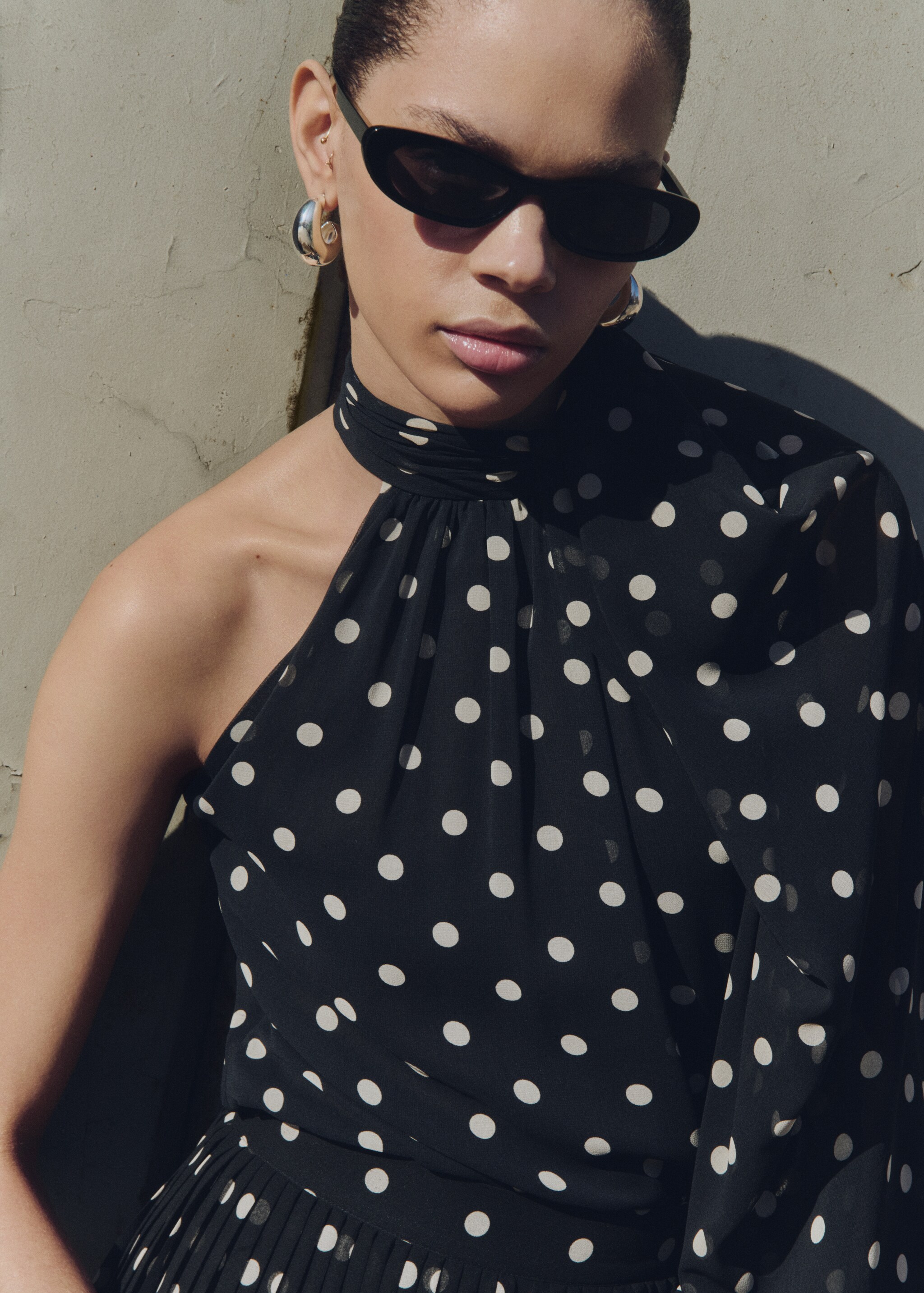 Asymmetric polka dot blouse - Details of the article 6