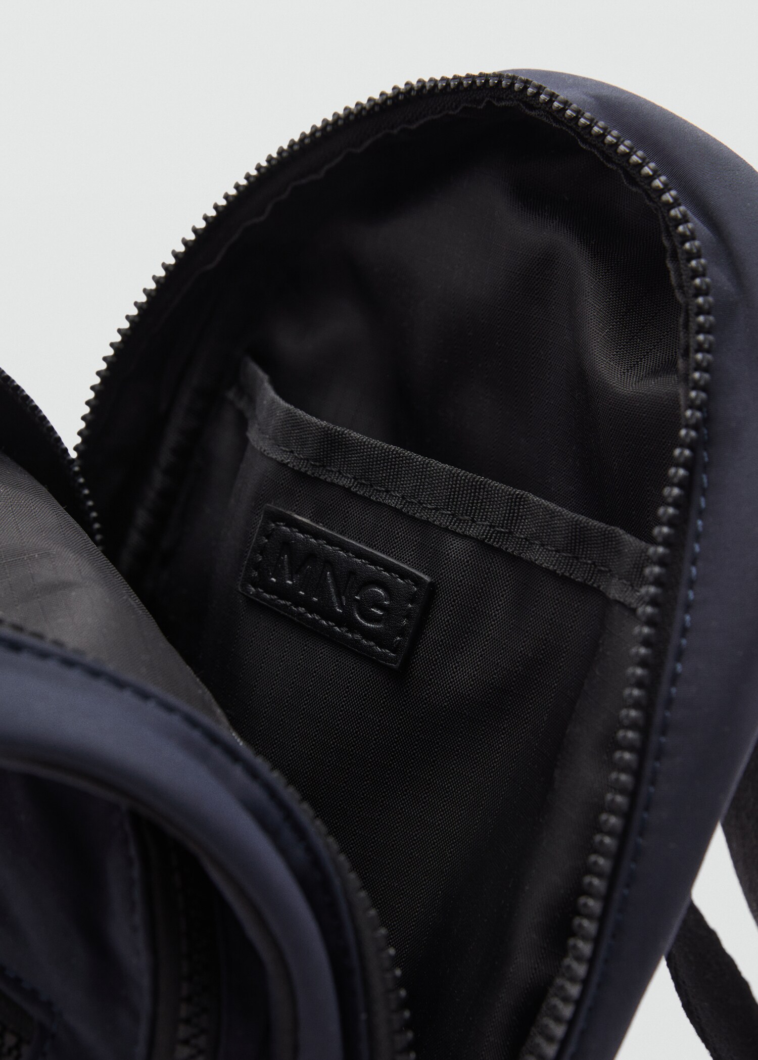 Waist bag pocket - Details of the article 1