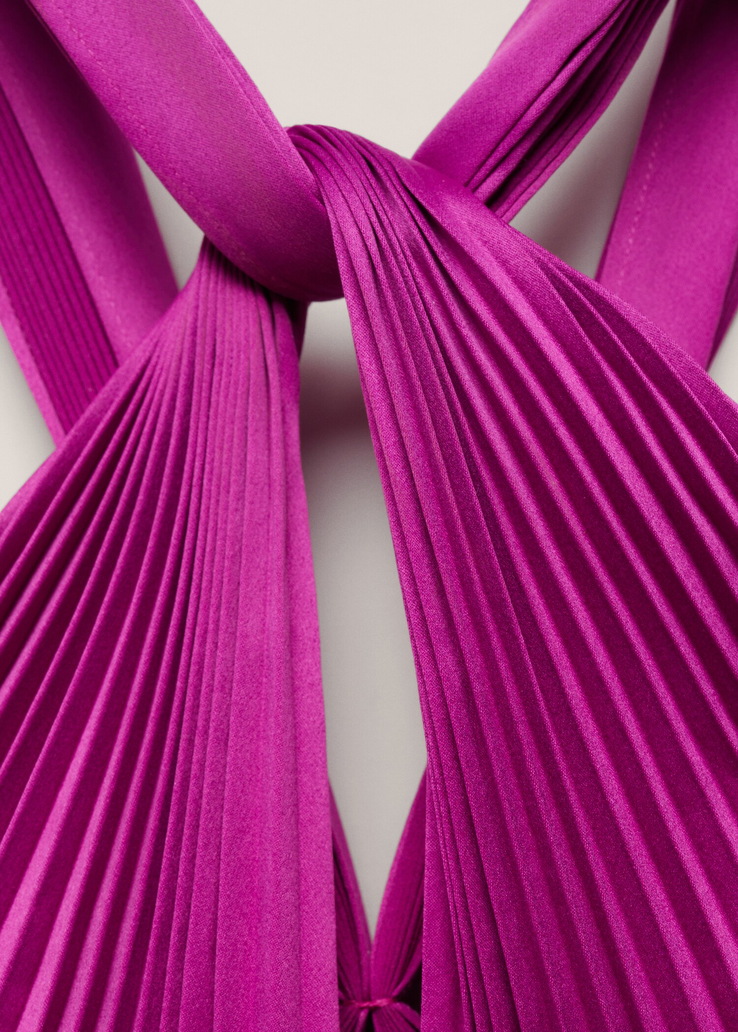 Vestido plisado escote halter - Detalle del artículo 8